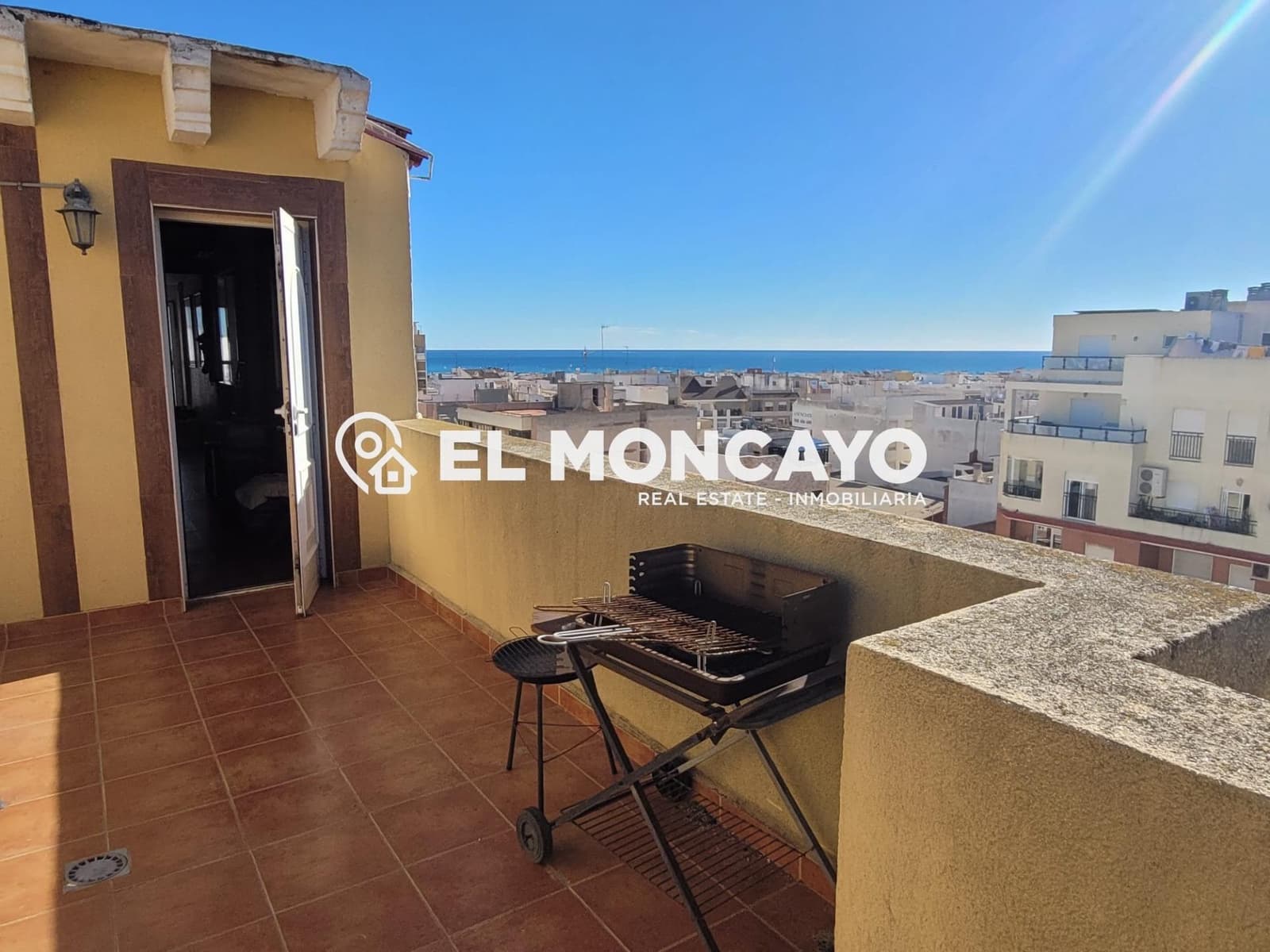 Ático de 4 habitaciones en Guardamar del Segura en venta - 229.000 € (Ref: 9625475)
