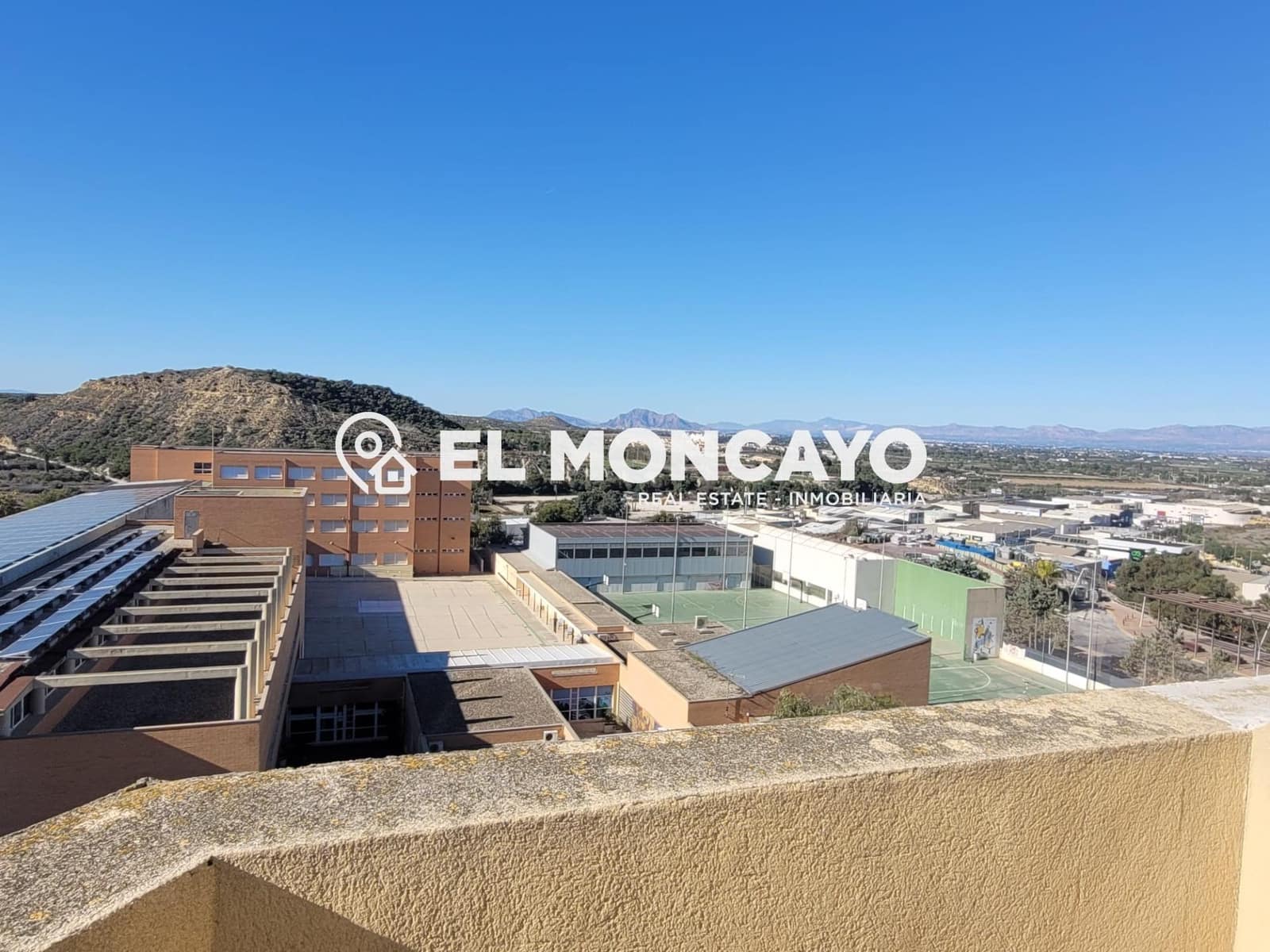 Ático de 4 habitaciones en Guardamar del Segura en venta - 229.000 € (Ref: 9625475)
