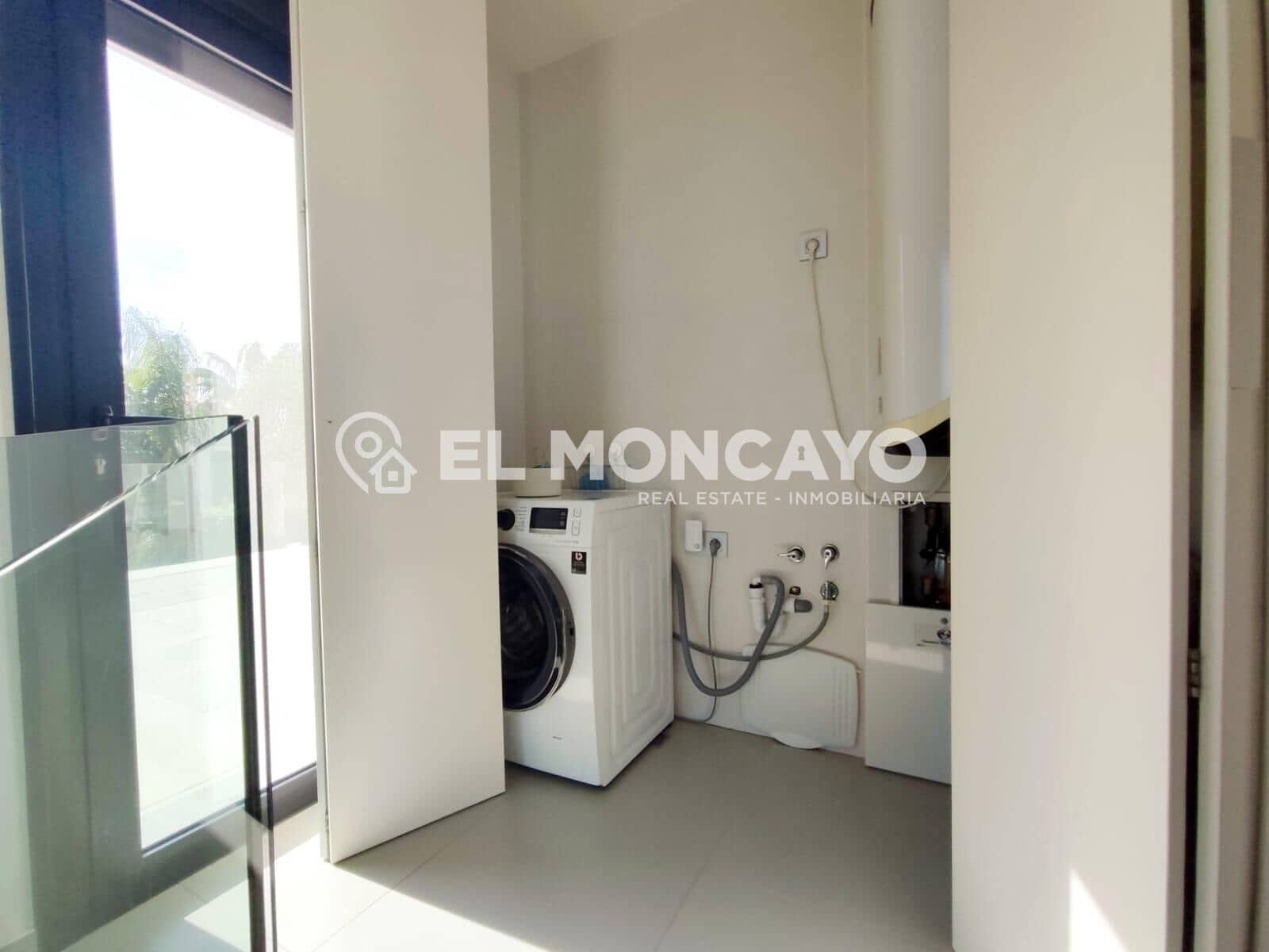 3 bedroom Villa for sale in Ciudad Quesada with pool - € 459,000 (Ref: 9625476)