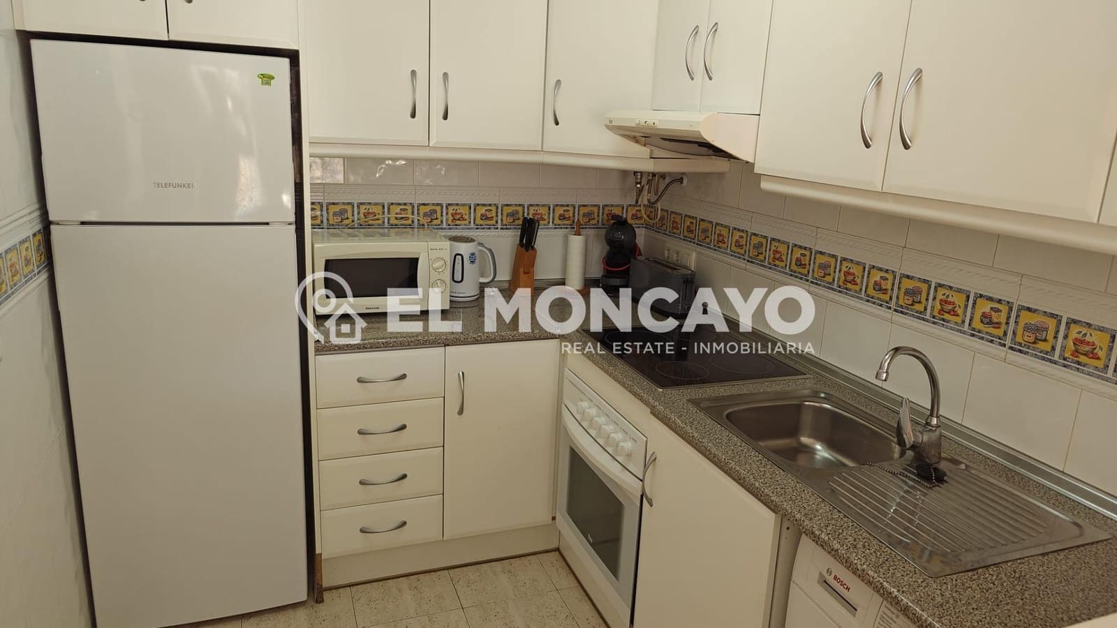 2 makuuhuone Huoneisto myytävänä paikassa Torrevieja mukana uima-altaan 
autotalli - 199 000 € (Ref: 9627428)