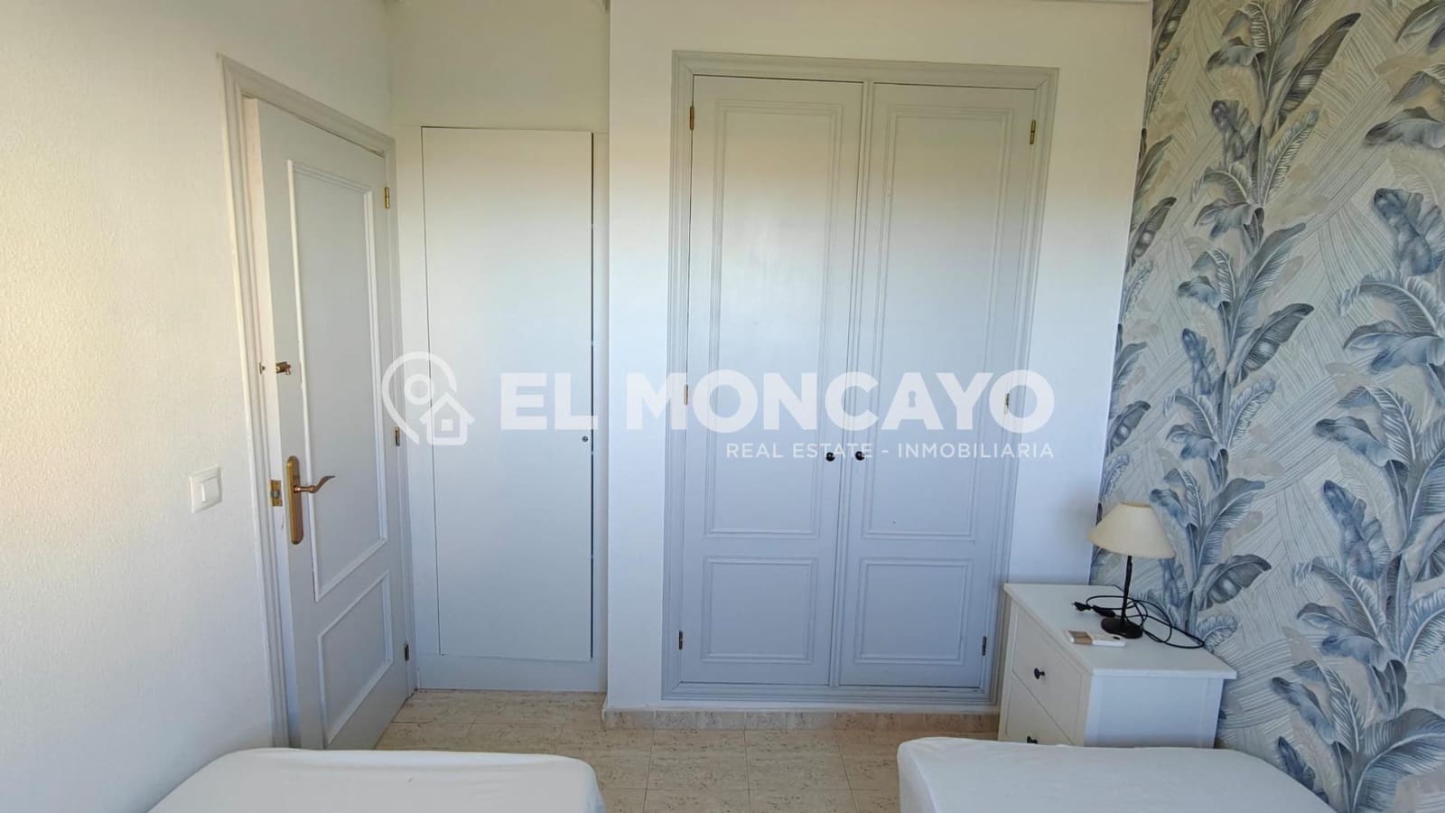 2 makuuhuone Huoneisto myytävänä paikassa Torrevieja mukana uima-altaan 
autotalli - 199 000 € (Ref: 9627428)