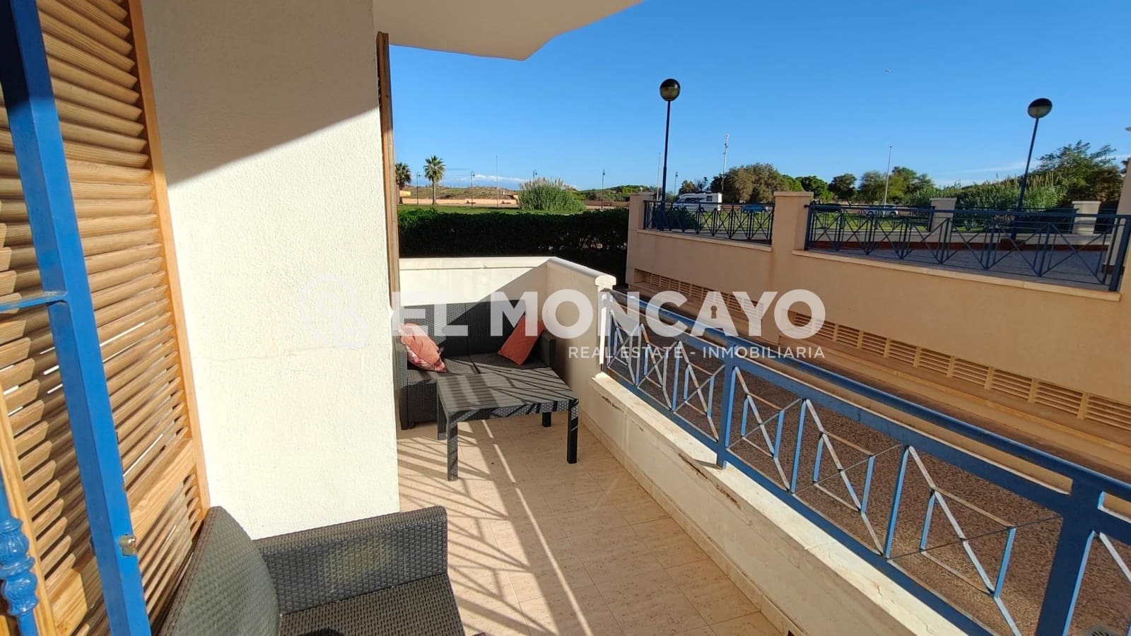 2 makuuhuone Huoneisto myytävänä paikassa Torrevieja mukana uima-altaan 
autotalli - 199 000 € (Ref: 9627428)