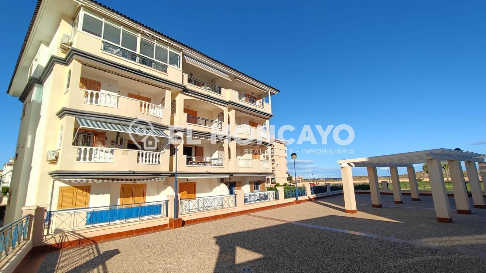 2 makuuhuone Huoneisto myytävänä paikassa Torrevieja mukana uima-altaan 
autotalli - 199 000 € (Ref: 9627428)