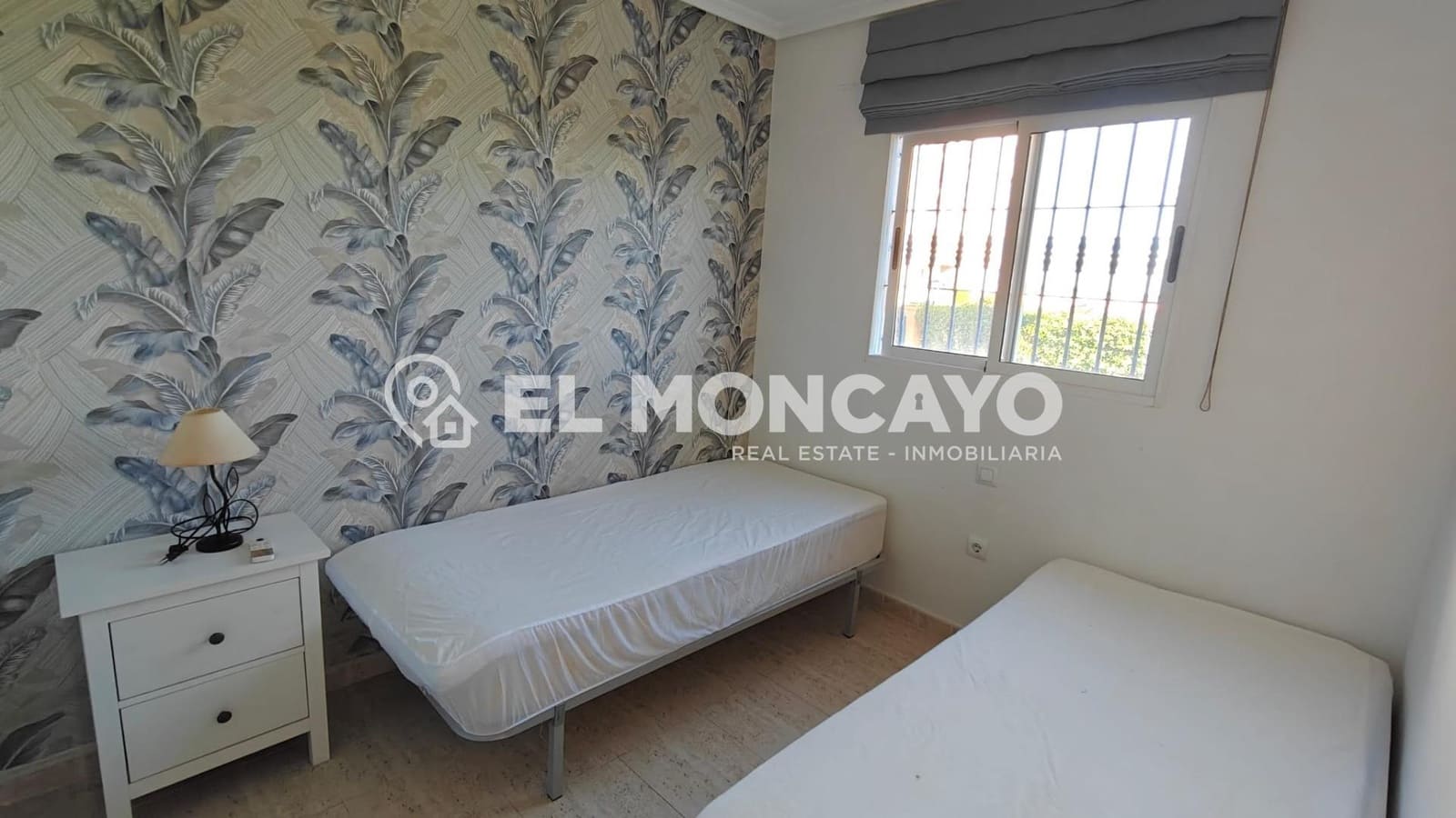 2 makuuhuone Huoneisto myytävänä paikassa Torrevieja mukana uima-altaan 
autotalli - 199 000 € (Ref: 9627428)