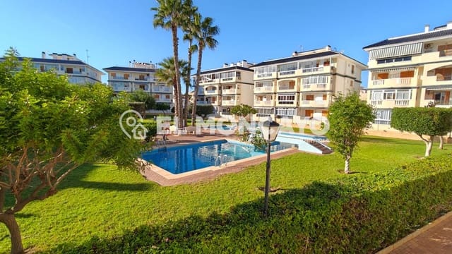 2 makuuhuone Huoneisto myytävänä paikassa Torrevieja mukana uima-altaan 
autotalli - 199 000 € (Ref: 9627428)