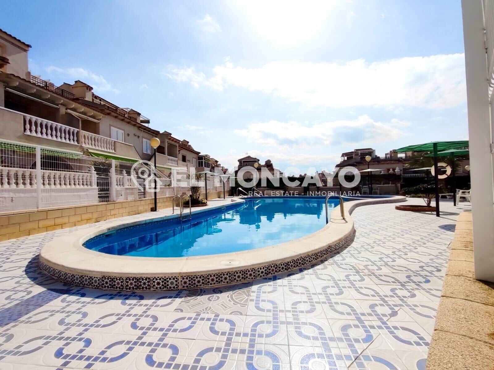 2 soverom Bungalow til salgs i Guardamar del Segura med svømmebasseng - € 135 900 (Ref: 9644938)