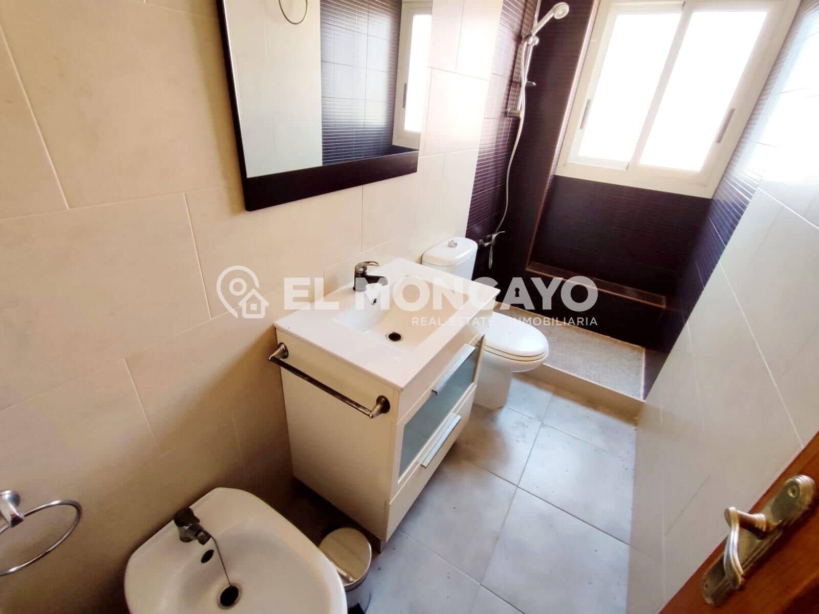 6 slaapkamer Halfvrijstaande villa te koop in Bigastro met garage - € 169.900 (Ref: 9644939)