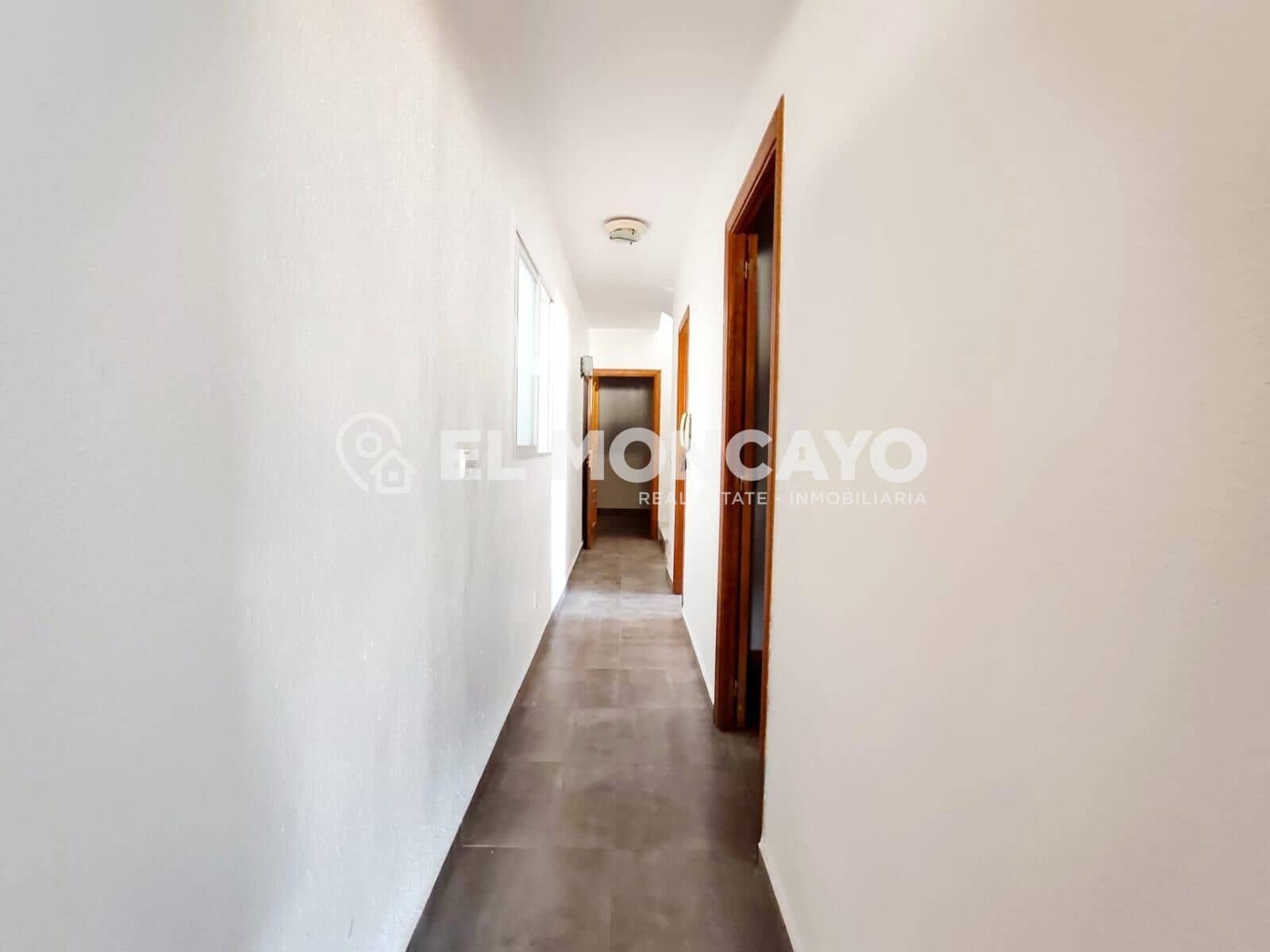 6 slaapkamer Halfvrijstaande villa te koop in Bigastro met garage - € 169.900 (Ref: 9644939)