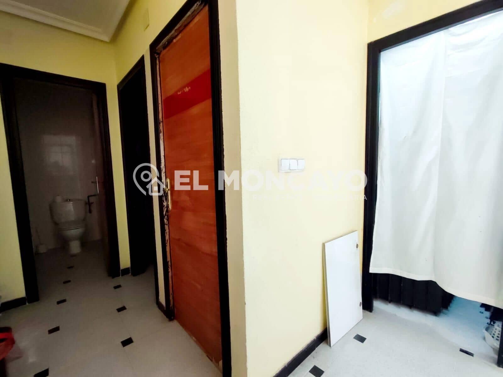 6 slaapkamer Halfvrijstaande villa te koop in Bigastro met garage - € 169.900 (Ref: 9644939)