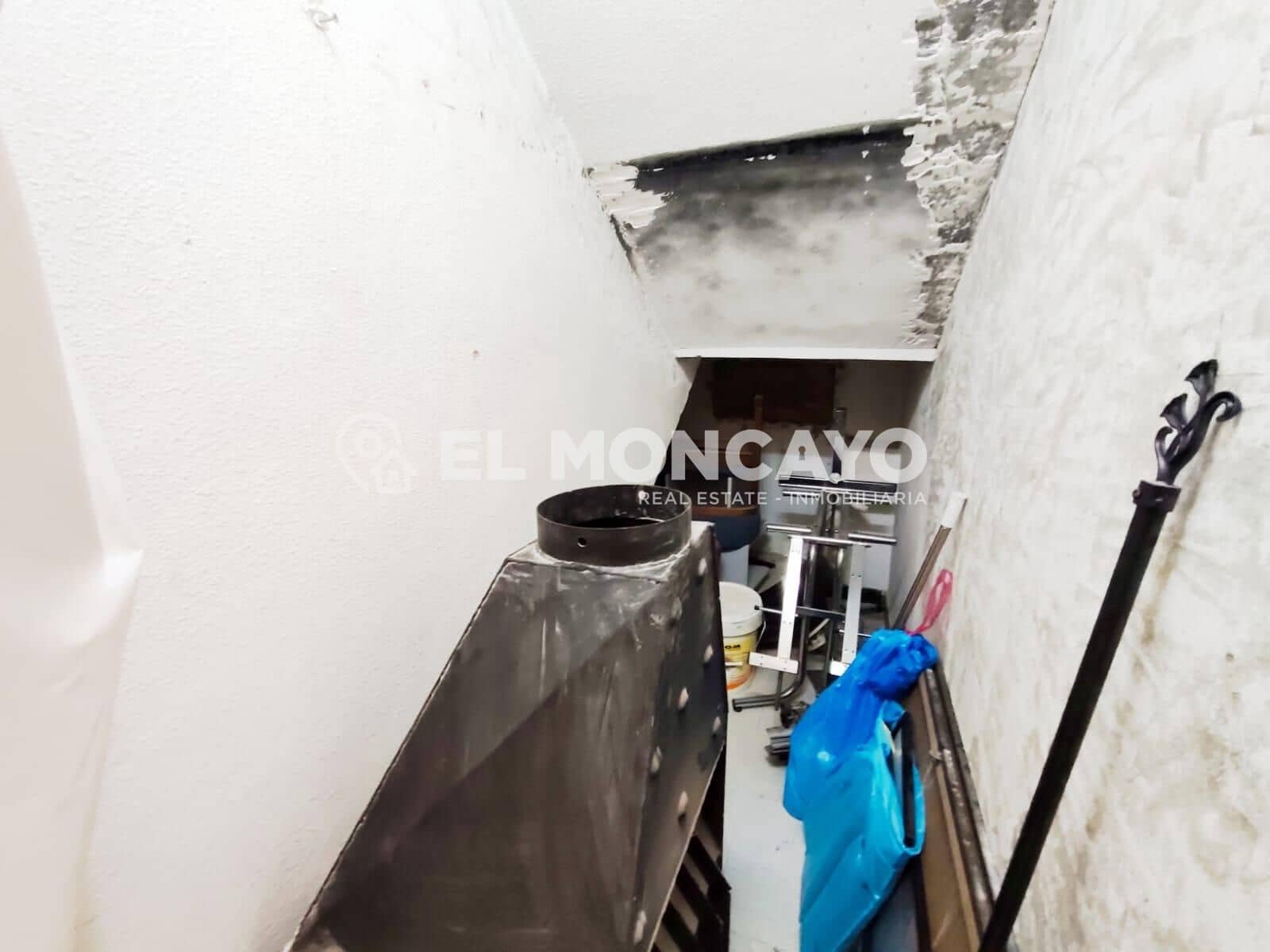 6 slaapkamer Halfvrijstaande villa te koop in Bigastro met garage - € 169.900 (Ref: 9644939)