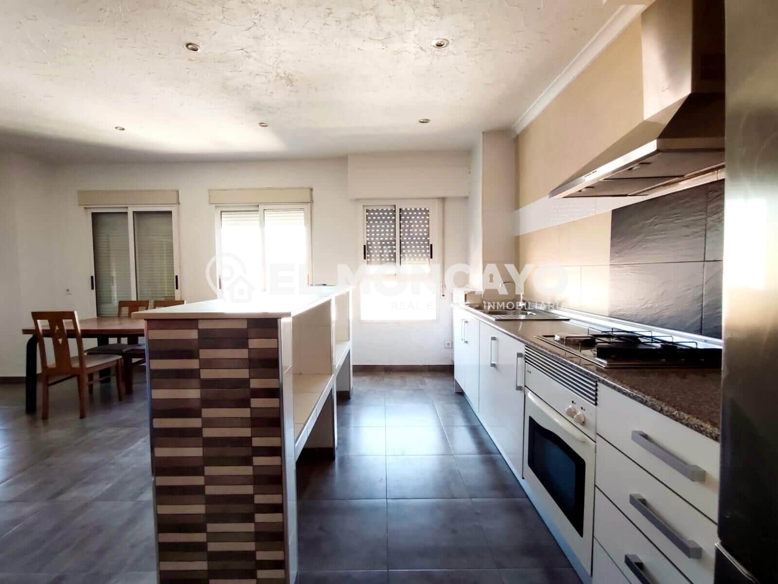 6 slaapkamer Halfvrijstaande villa te koop in Bigastro met garage - € 169.900 (Ref: 9644939)