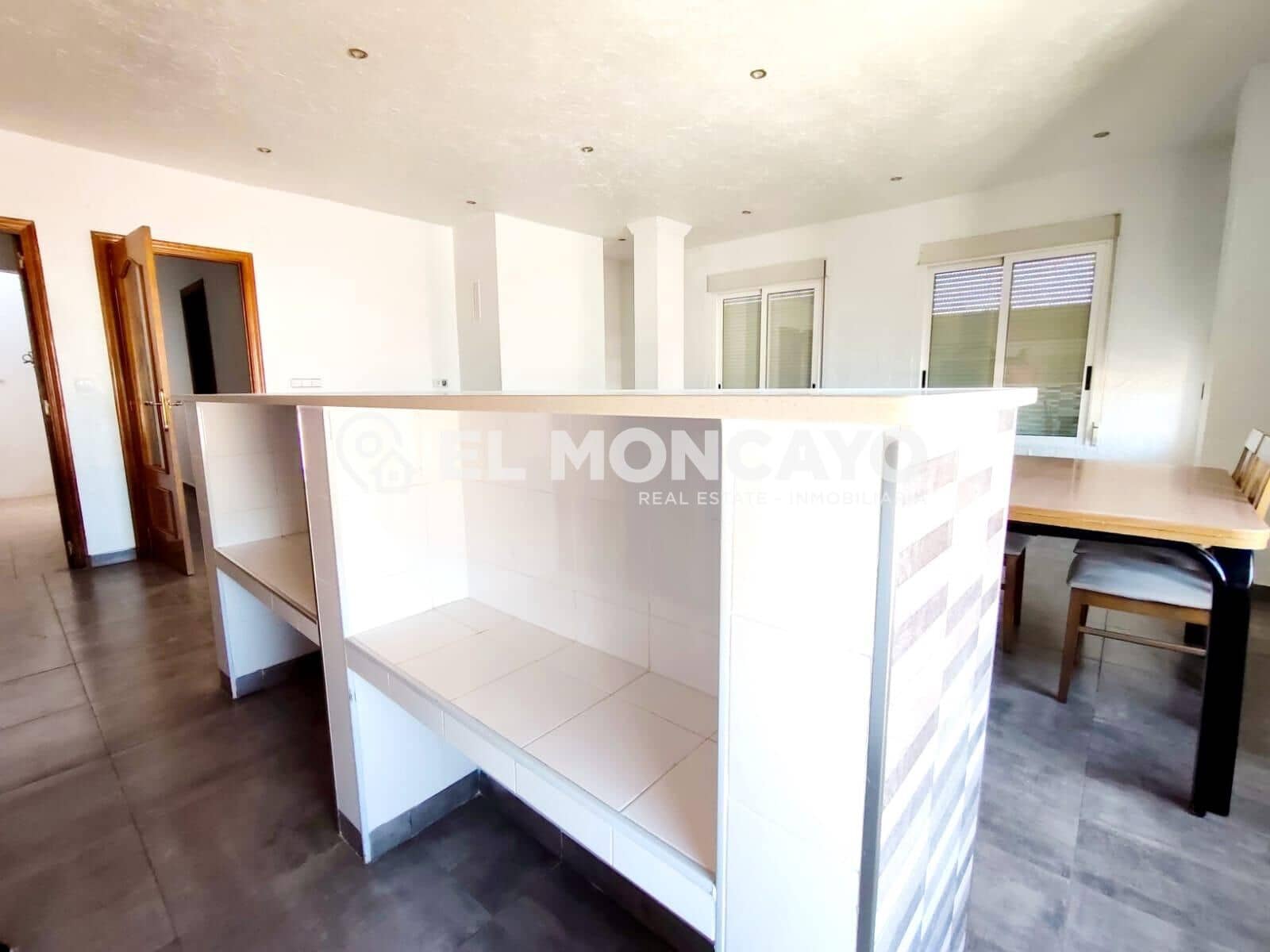 6 slaapkamer Halfvrijstaande villa te koop in Bigastro met garage - € 169.900 (Ref: 9644939)