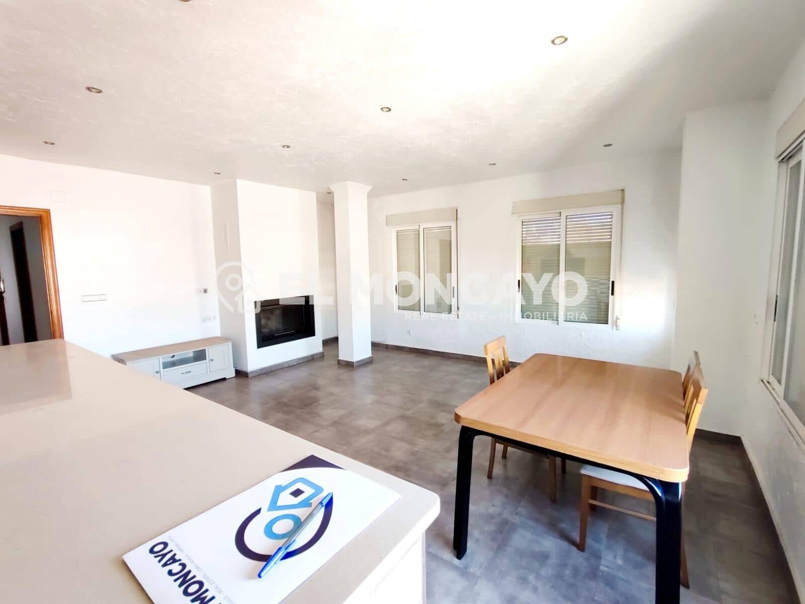 6 slaapkamer Halfvrijstaande villa te koop in Bigastro met garage - € 169.900 (Ref: 9644939)