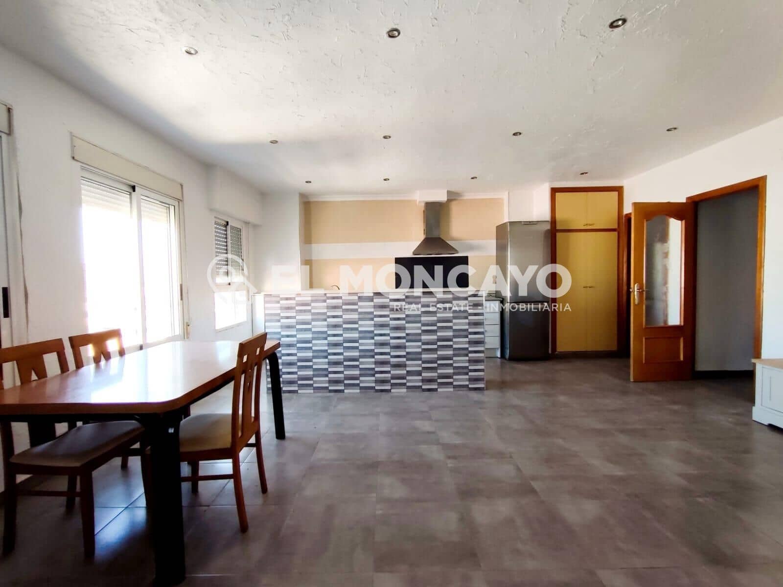 6 slaapkamer Halfvrijstaande villa te koop in Bigastro met garage - € 169.900 (Ref: 9644939)