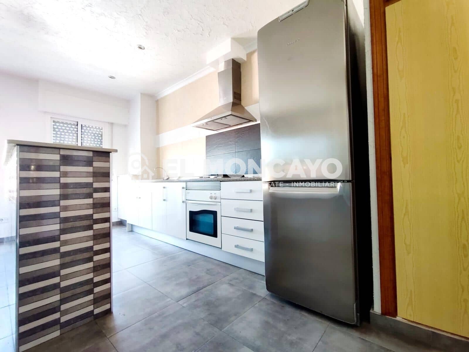 6 slaapkamer Halfvrijstaande villa te koop in Bigastro met garage - € 169.900 (Ref: 9644939)