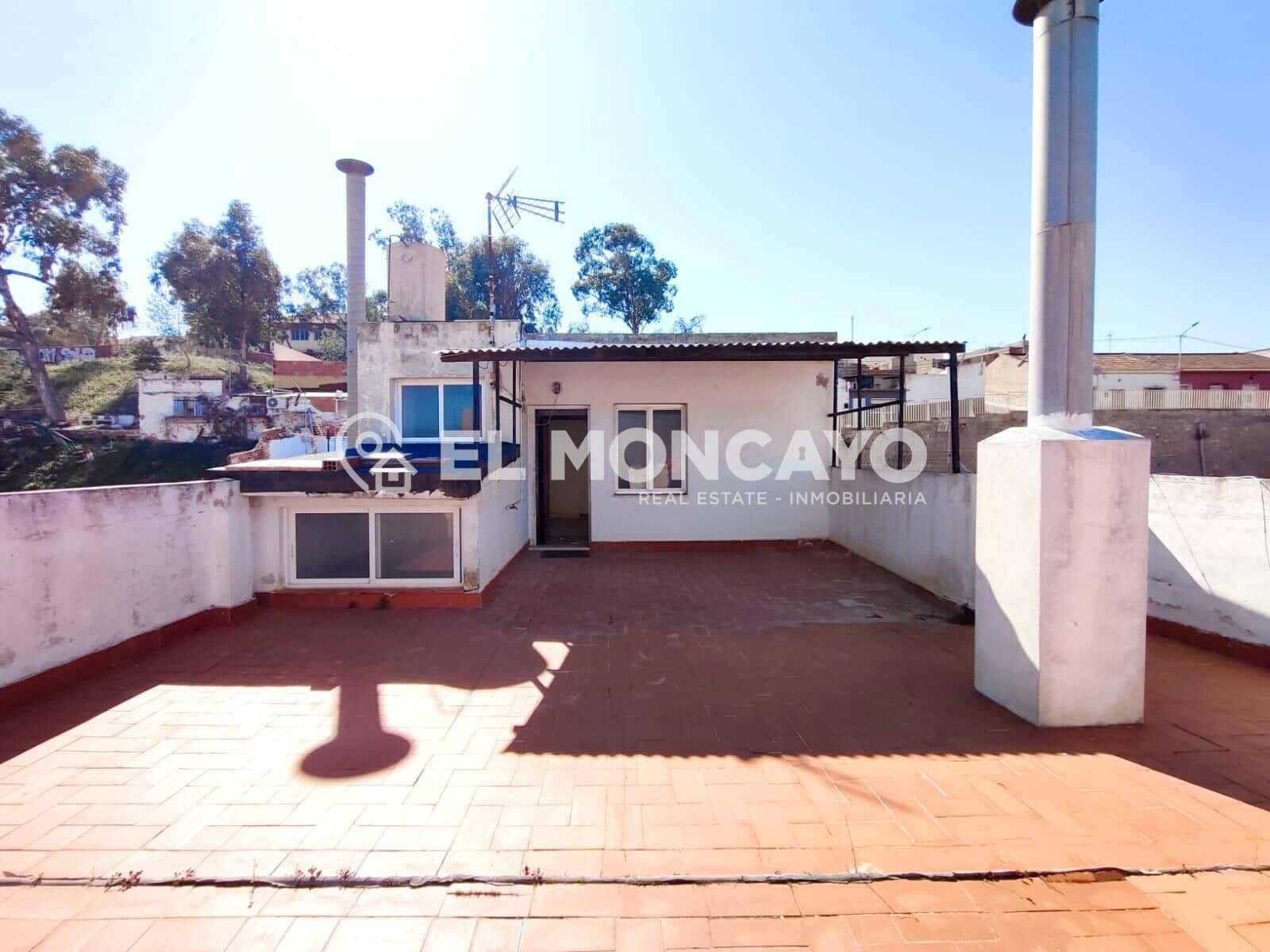 6 slaapkamer Halfvrijstaande villa te koop in Bigastro met garage - € 169.900 (Ref: 9644939)