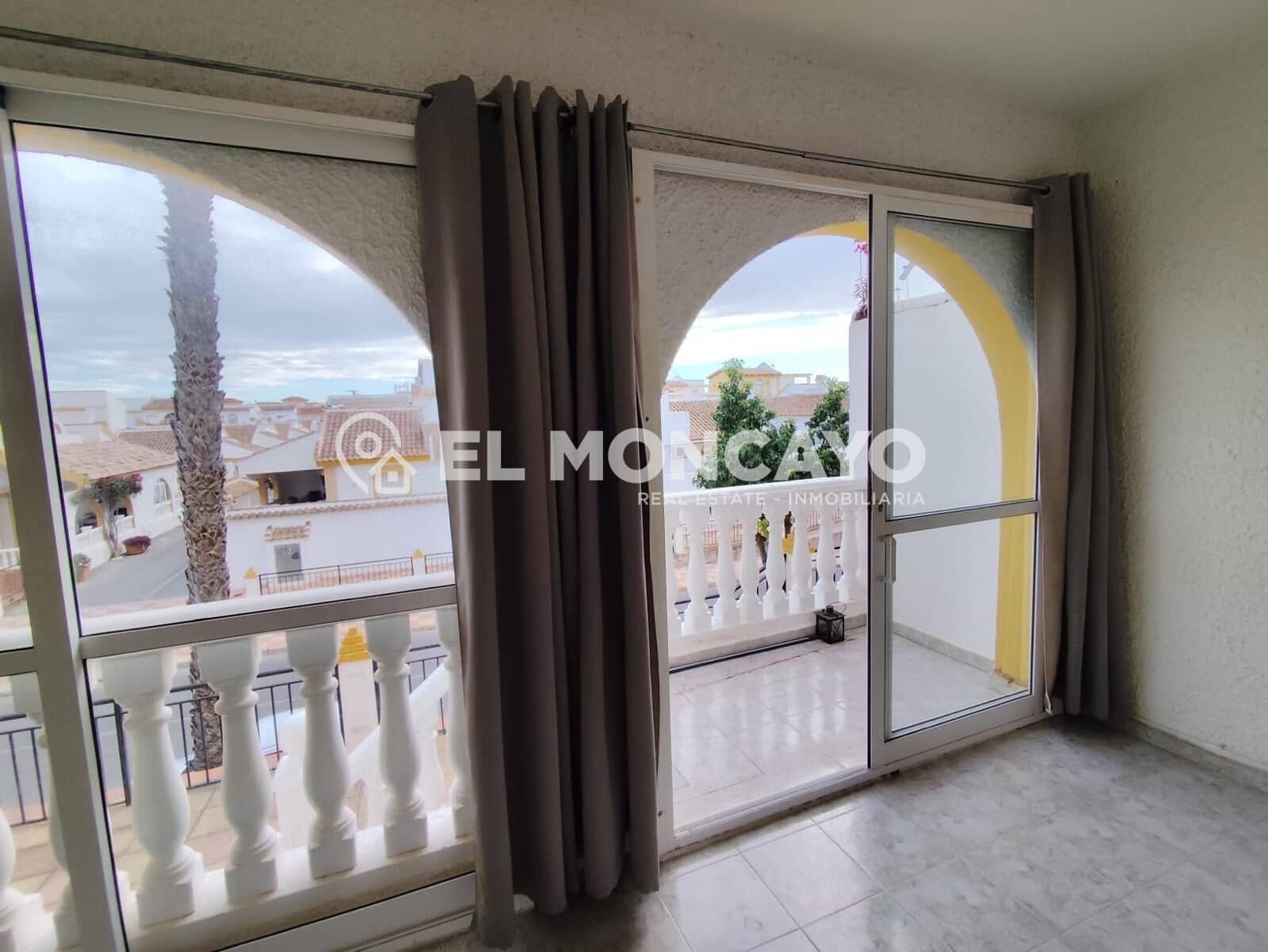 2 sovrum Bungalow till salu i Guardamar del Segura med pool - 129 990 € (Ref: 9648043)