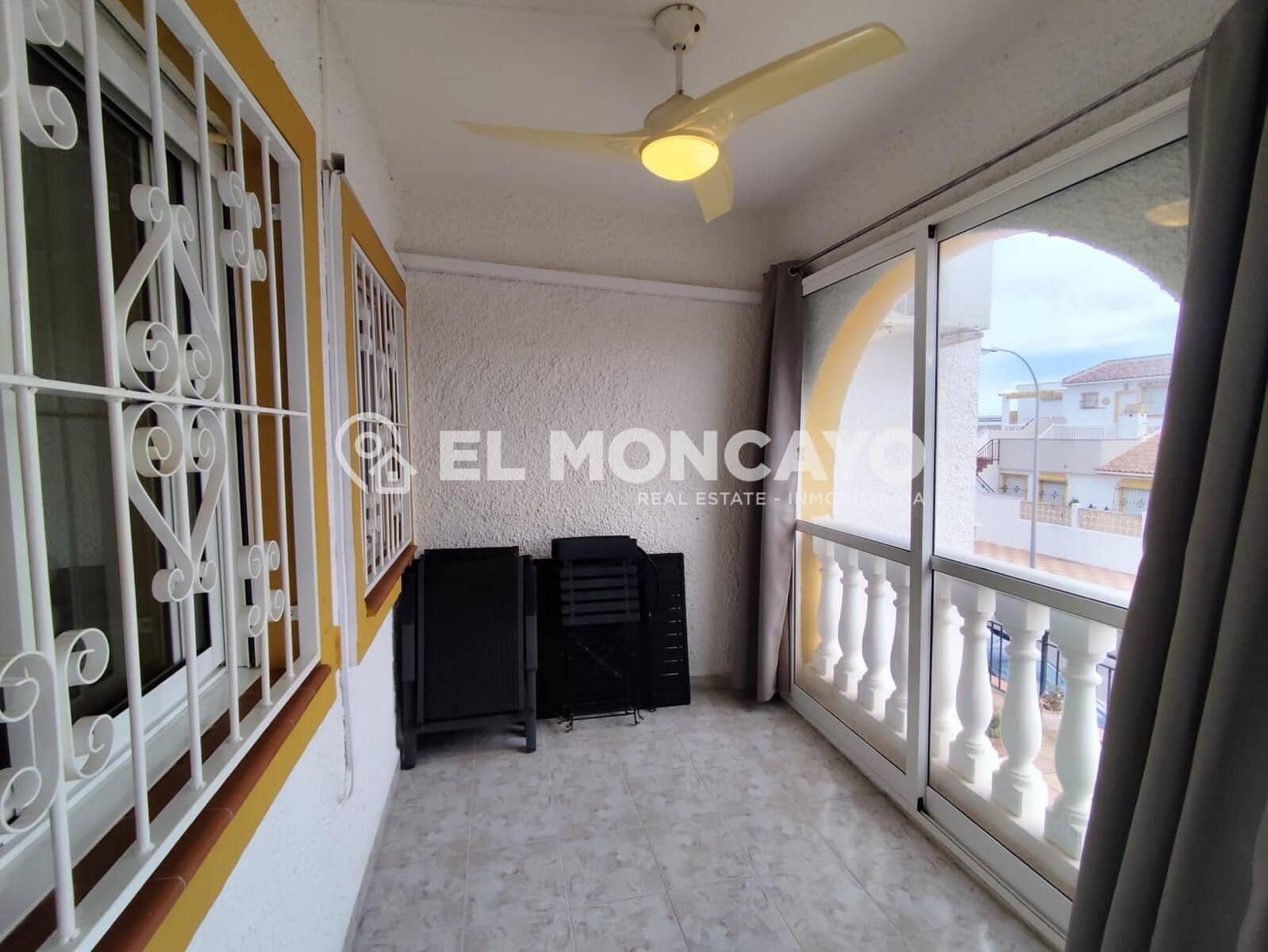 2 sovrum Bungalow till salu i Guardamar del Segura med pool - 129 990 € (Ref: 9648043)