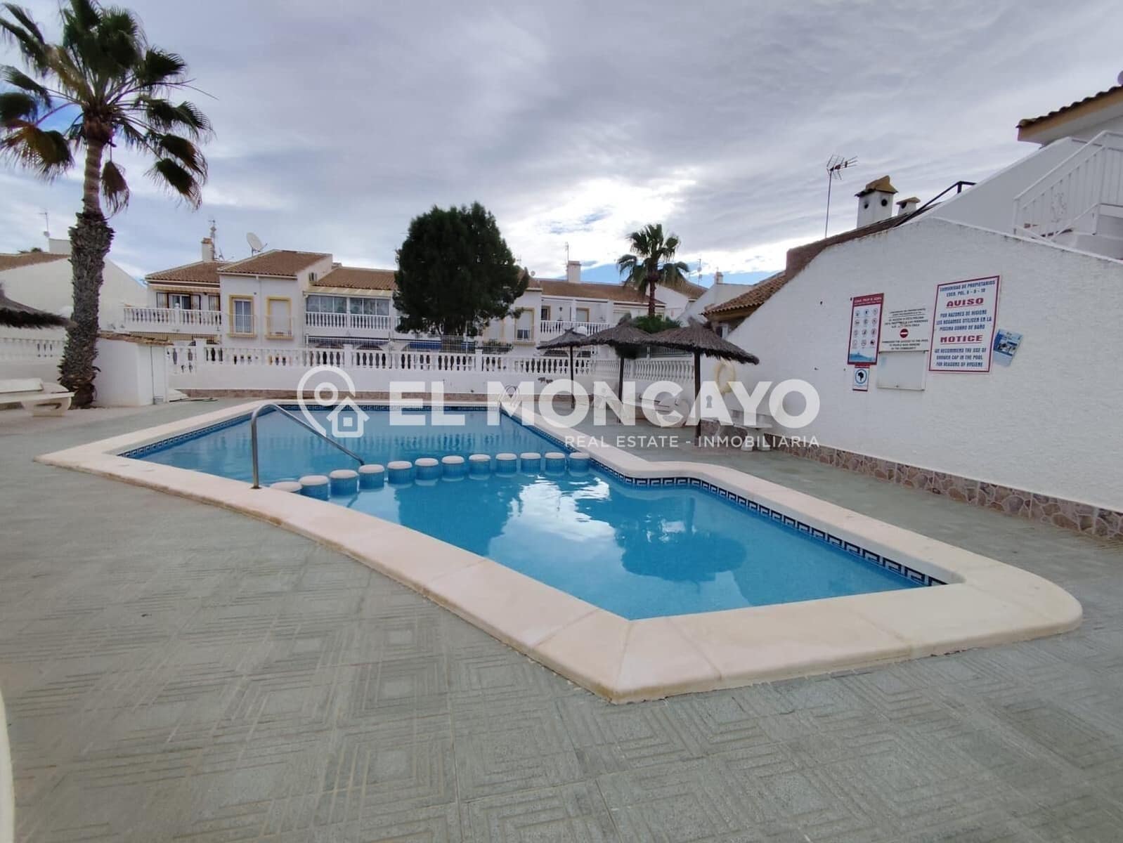 2 sovrum Bungalow till salu i Guardamar del Segura med pool - 129 990 € (Ref: 9648043)