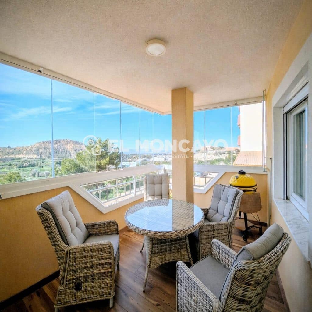 2 bedroom Apartment for sale in Guardamar del Segura with garage - € 575,000 (Ref: 9648044)