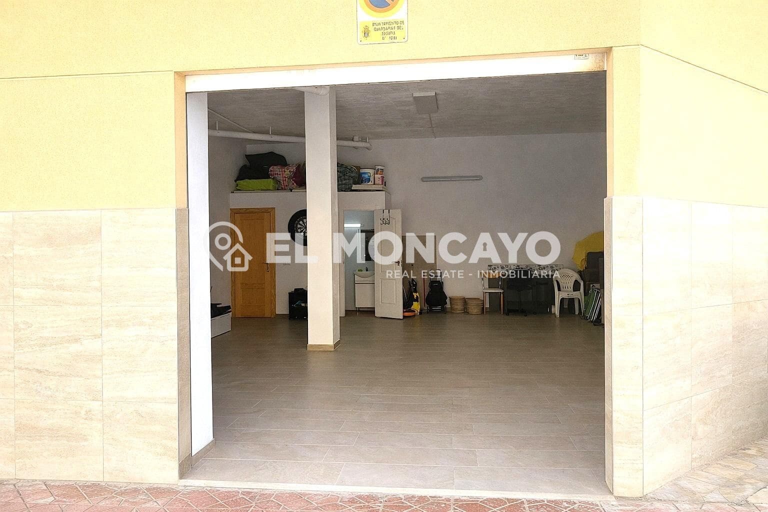 2 bedroom Apartment for sale in Guardamar del Segura with garage - € 575,000 (Ref: 9648044)