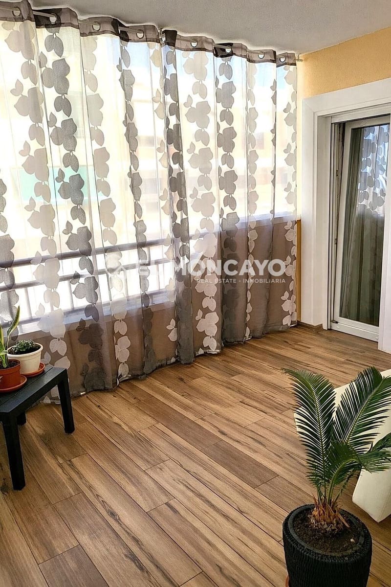 2 bedroom Apartment for sale in Guardamar del Segura with garage - € 575,000 (Ref: 9648044)