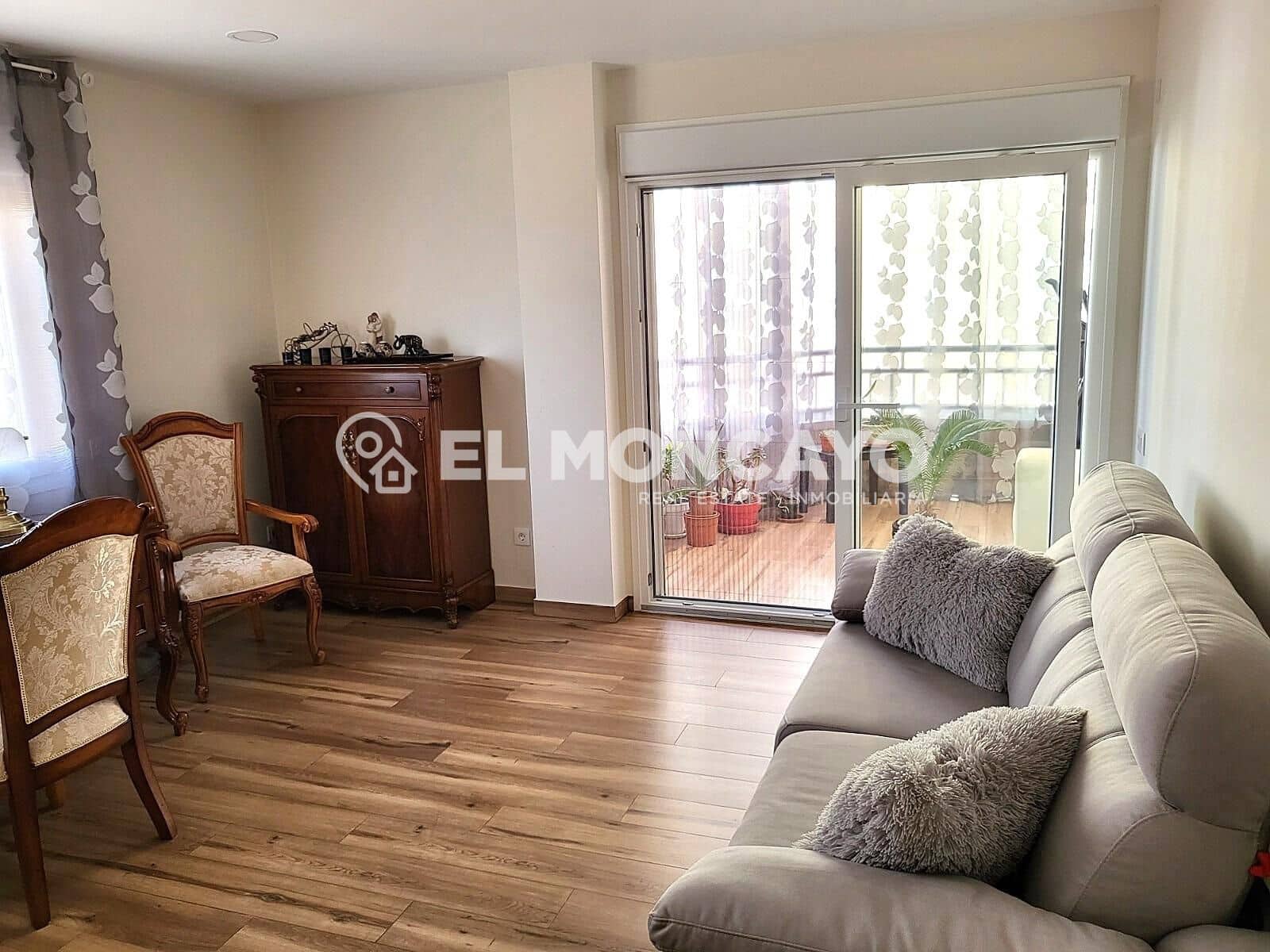 2 bedroom Apartment for sale in Guardamar del Segura with garage - € 575,000 (Ref: 9648044)