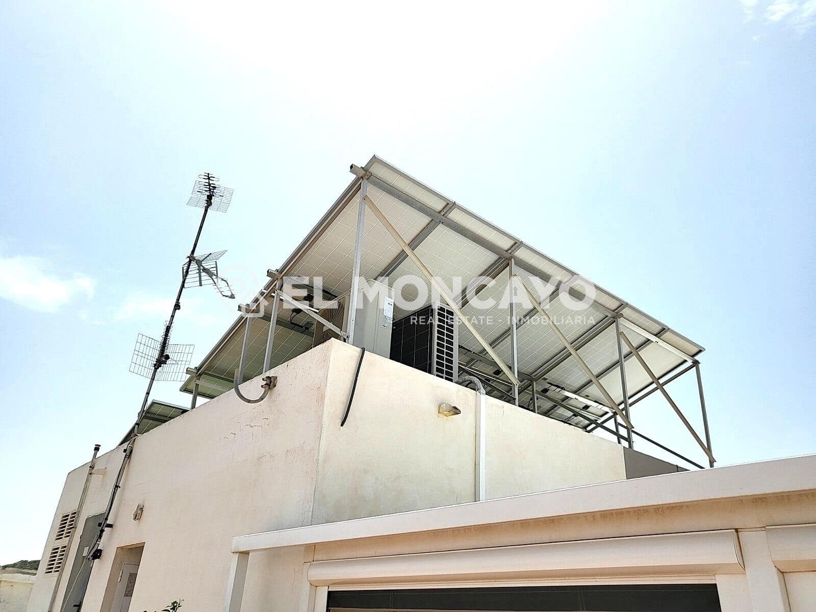 2 bedroom Apartment for sale in Guardamar del Segura with garage - € 575,000 (Ref: 9648044)