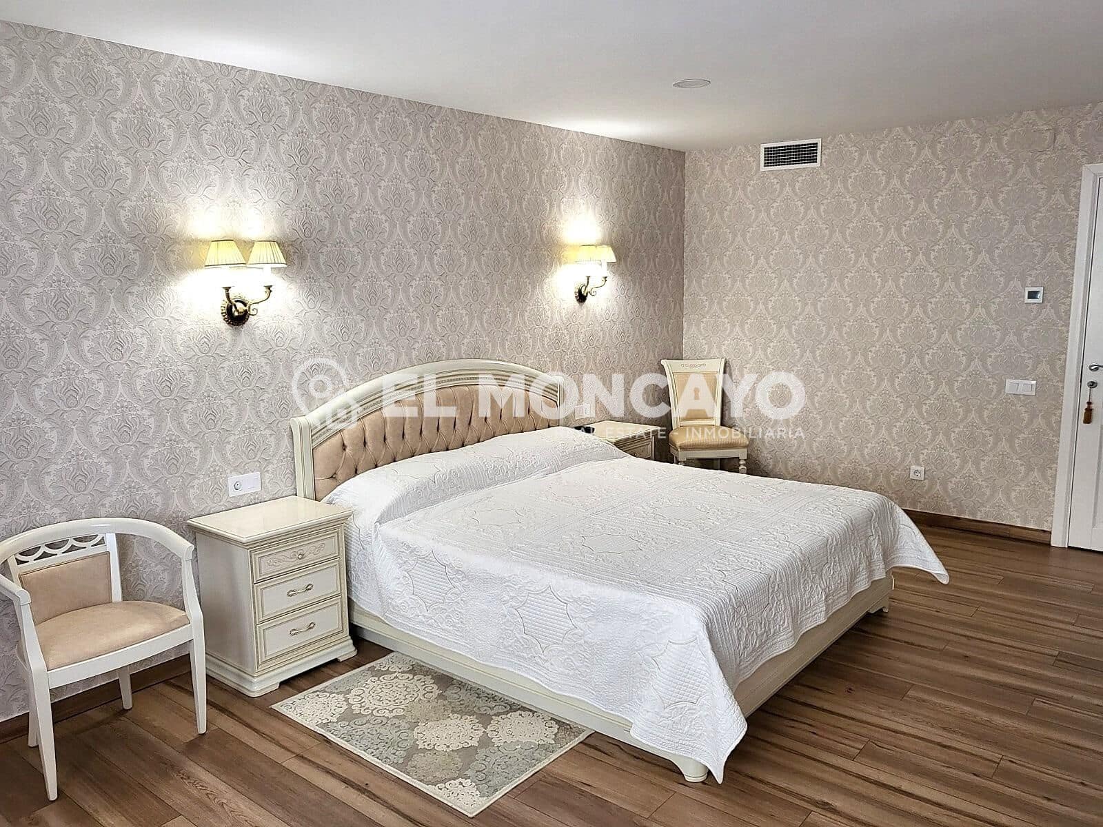 2 bedroom Apartment for sale in Guardamar del Segura with garage - € 575,000 (Ref: 9648044)