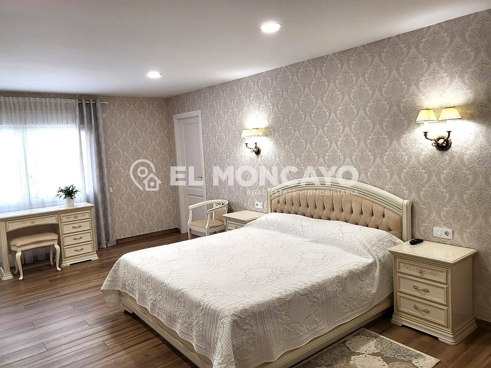 2 bedroom Apartment for sale in Guardamar del Segura with garage - € 575,000 (Ref: 9648044)