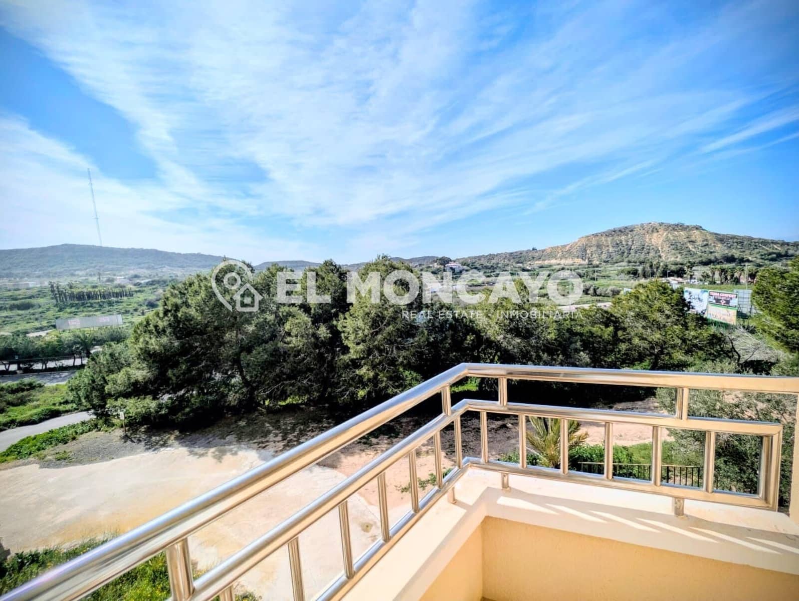2 bedroom Apartment for sale in Guardamar del Segura with garage - € 575,000 (Ref: 9648044)