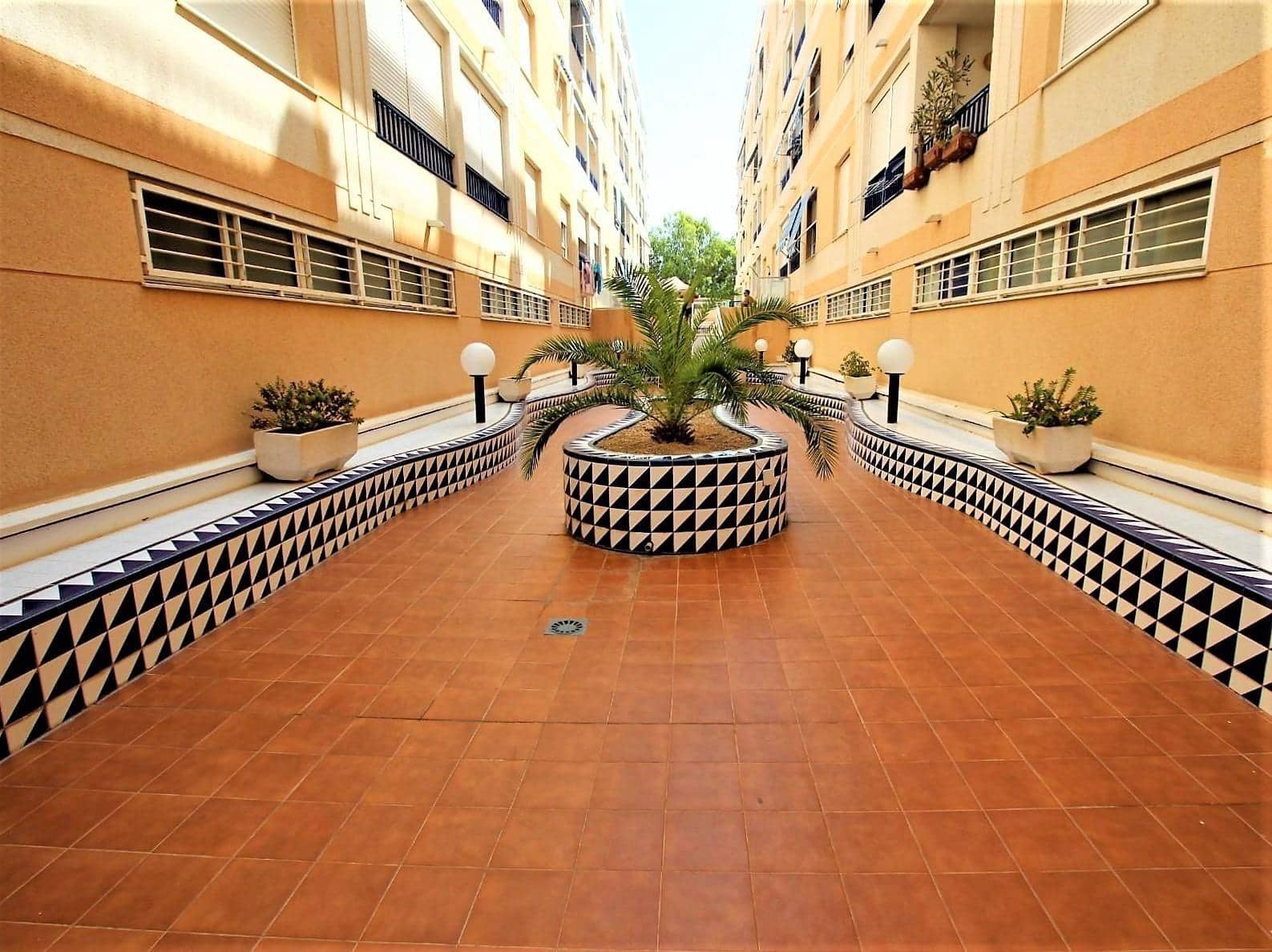 Studio à vendre à Guardamar del Segura avec piscine - 67 990 € (Ref: 9651864)