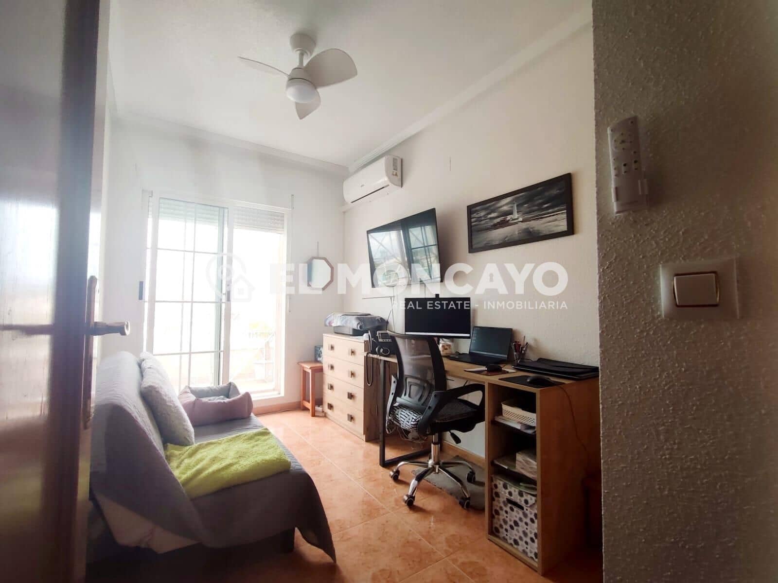 Adosado de 3 habitaciones en Torrevieja en venta - 192.000 € (Ref: 9674137)