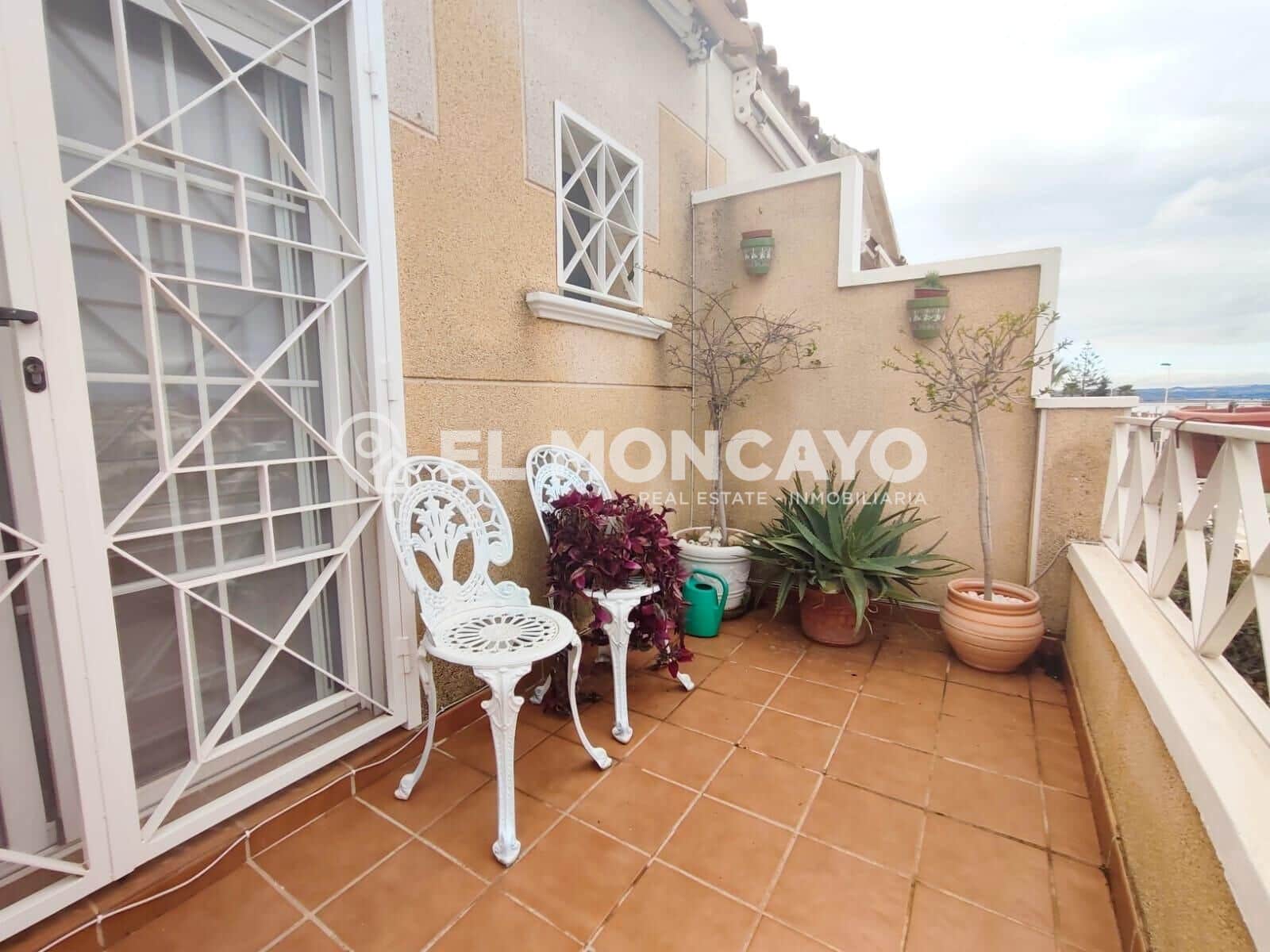 Adosado de 3 habitaciones en Torrevieja en venta - 192.000 € (Ref: 9674137)