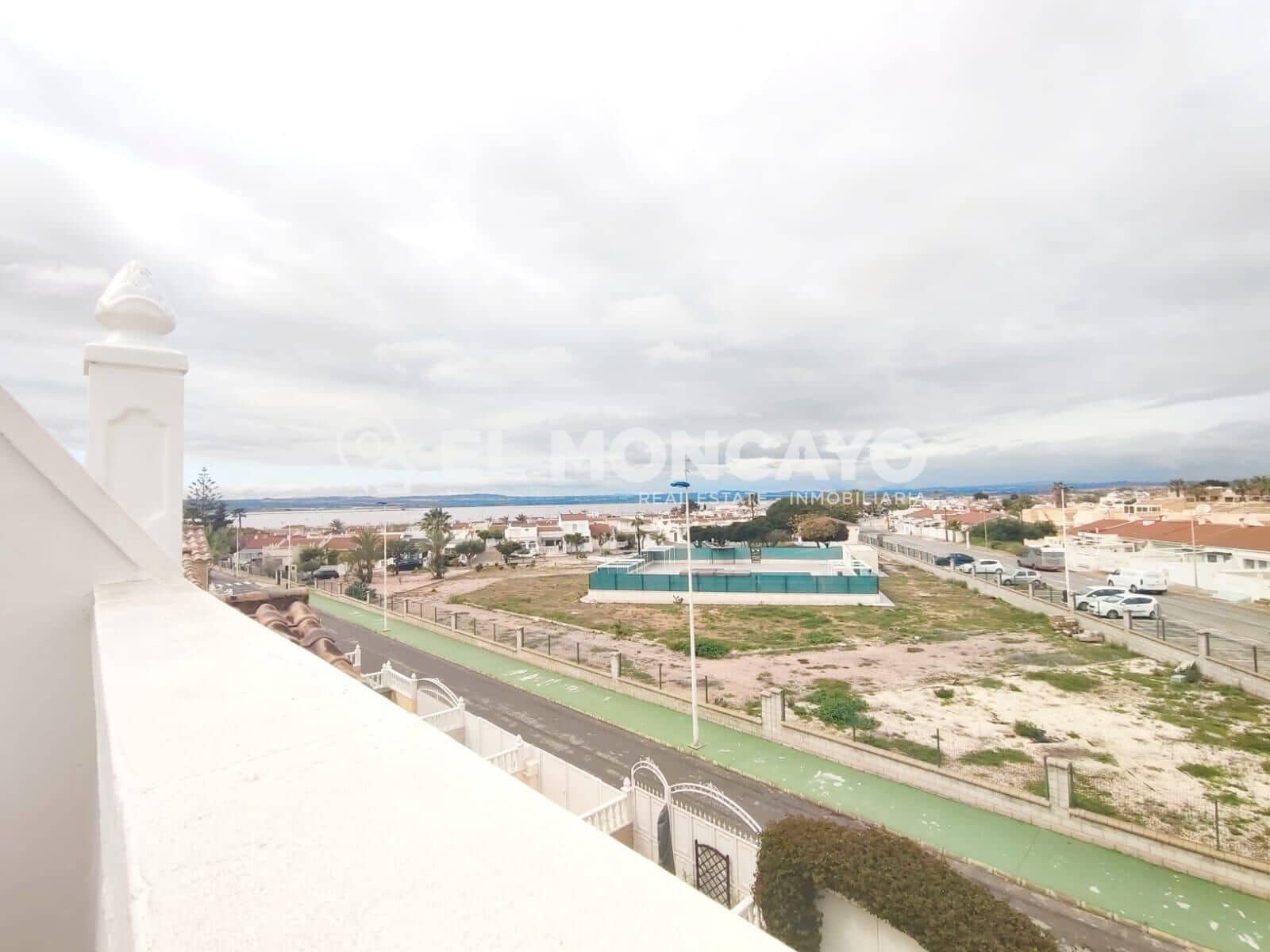 Adosado de 3 habitaciones en Torrevieja en venta - 192.000 € (Ref: 9674137)