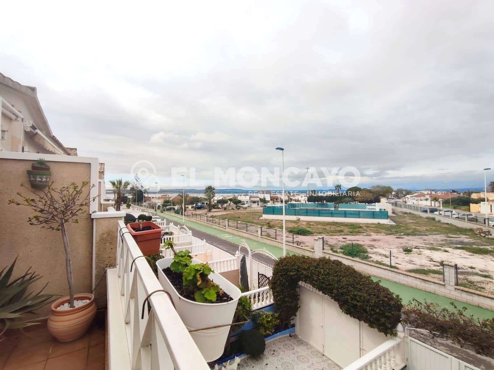 Adosado de 3 habitaciones en Torrevieja en venta - 192.000 € (Ref: 9674137)