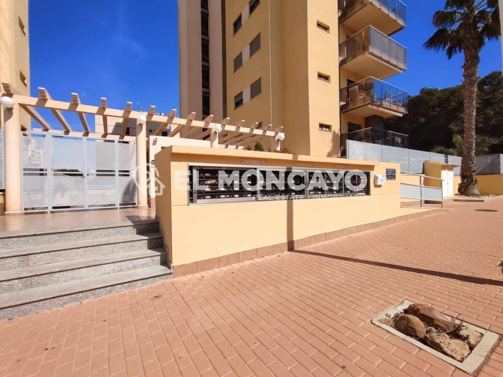 2 bedroom Apartment for sale in Guardamar del Segura with pool garage - € 185,000 (Ref: 9677409)