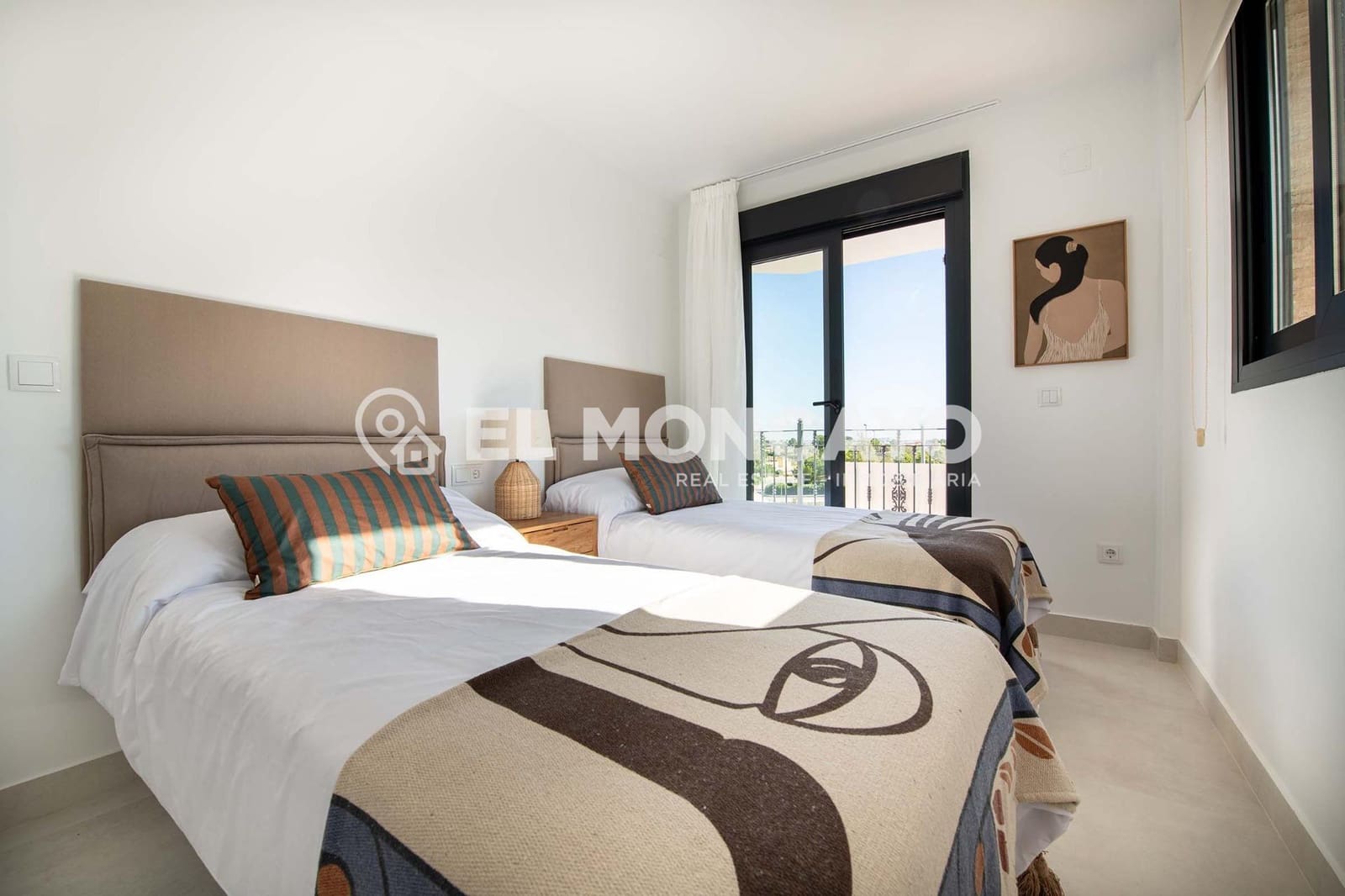 3 chambre Villa/Maison Mitoyenne à vendre à Cox avec piscine - 255 000 € (Ref: 9679789)