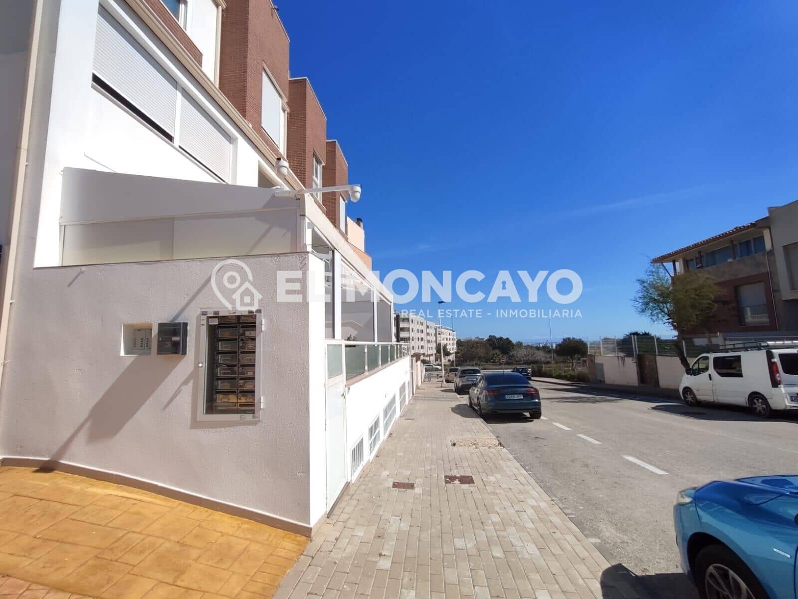 Apartamento de 3 habitaciones en Guardamar del Segura en venta con piscina garaje - 289.900 € (Ref: 9679790)