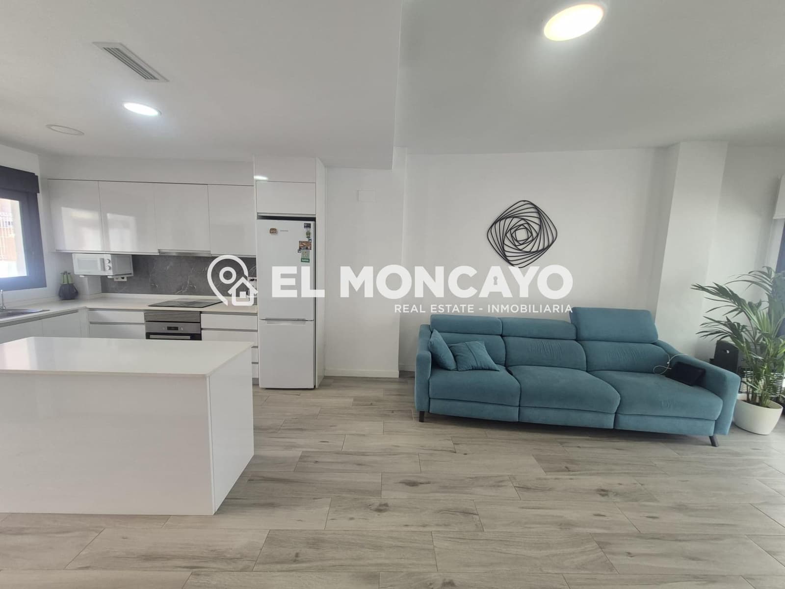 Apartamento de 3 habitaciones en Guardamar del Segura en venta con piscina garaje - 289.900 € (Ref: 9679790)