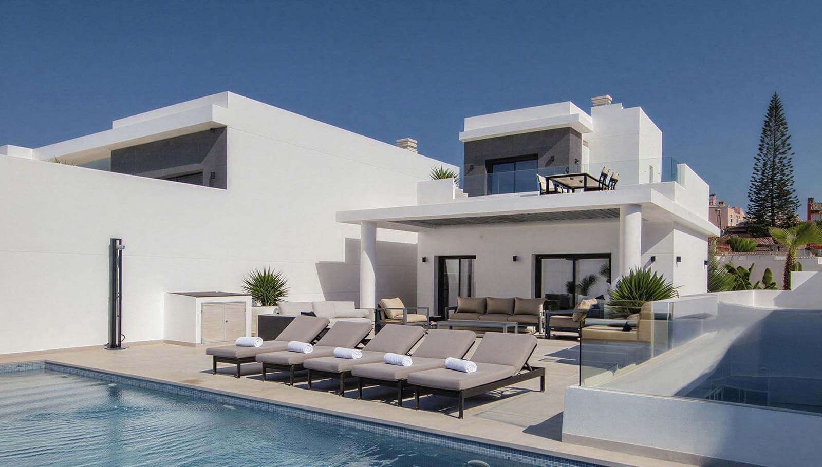 4 bedroom Villa for sale in La Marquesa with pool garage - € 788,500 (Ref: 9701570)