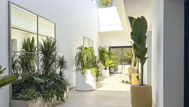 4 bedroom Villa for sale in La Marquesa, Rojales with pool garage - € 798,750 (Ref: 9701571)