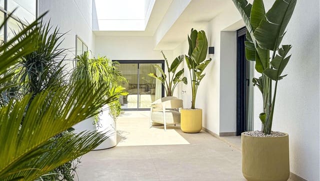 4 bedroom Villa for sale in La Marquesa, Rojales with pool garage - € 798,750 (Ref: 9701571)