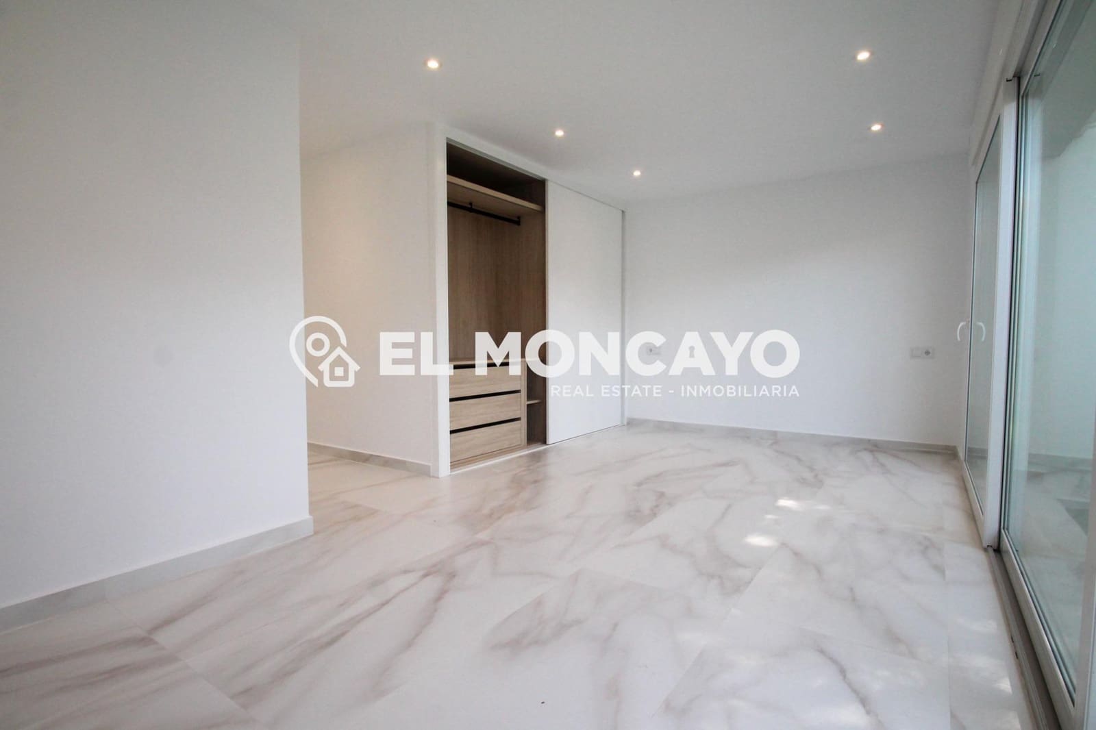 5 bedroom Villa for sale in Torrevieja with pool - € 665,000 (Ref: 9732036)