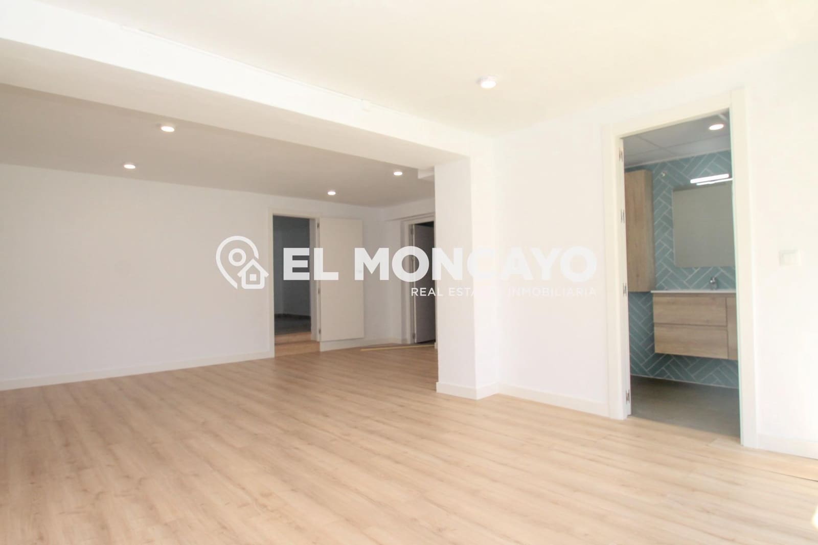 5 bedroom Villa for sale in Torrevieja with pool - € 665,000 (Ref: 9732036)