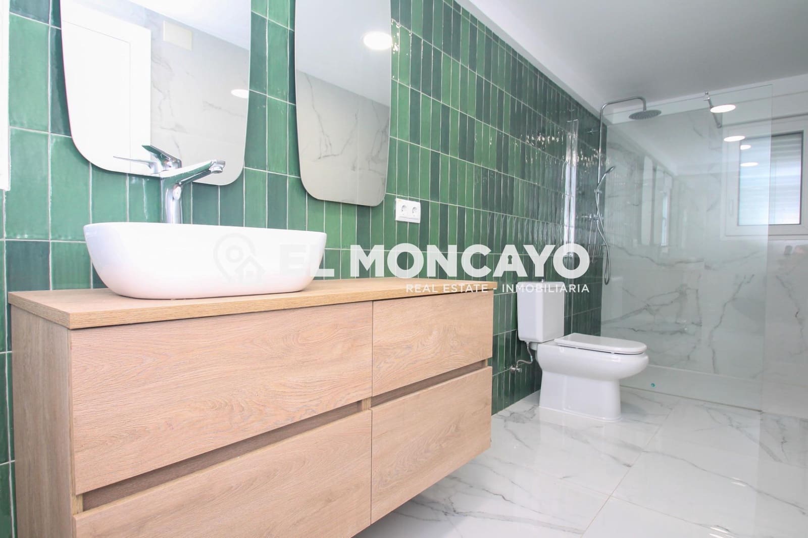 5 bedroom Villa for sale in Torrevieja with pool - € 665,000 (Ref: 9732036)