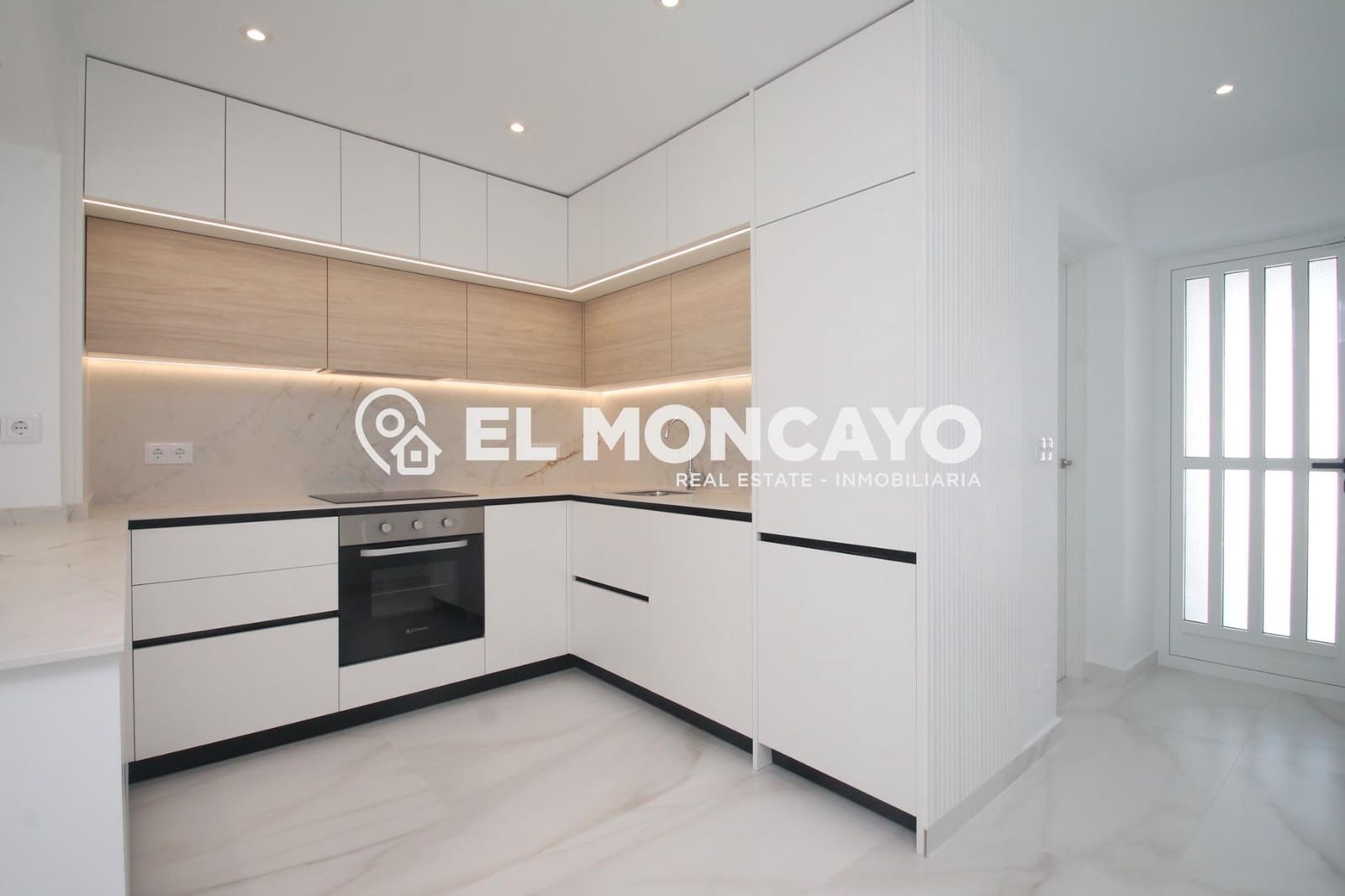 5 bedroom Villa for sale in Torrevieja with pool - € 665,000 (Ref: 9732036)