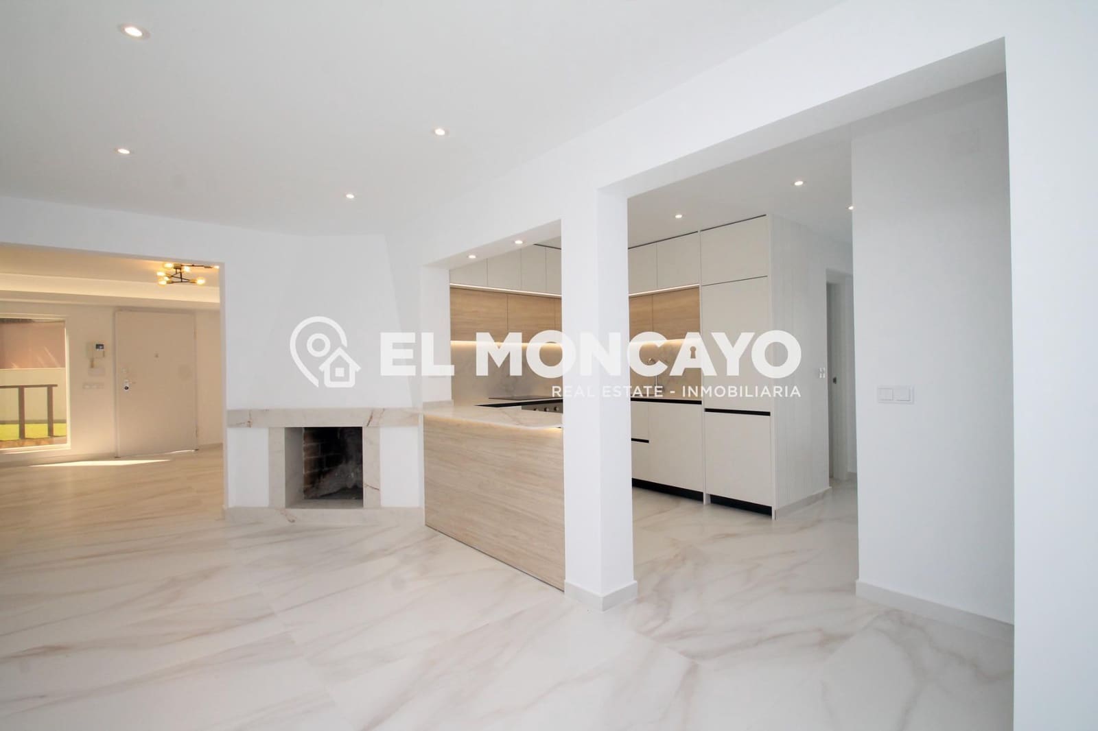 5 bedroom Villa for sale in Torrevieja with pool - € 665,000 (Ref: 9732036)