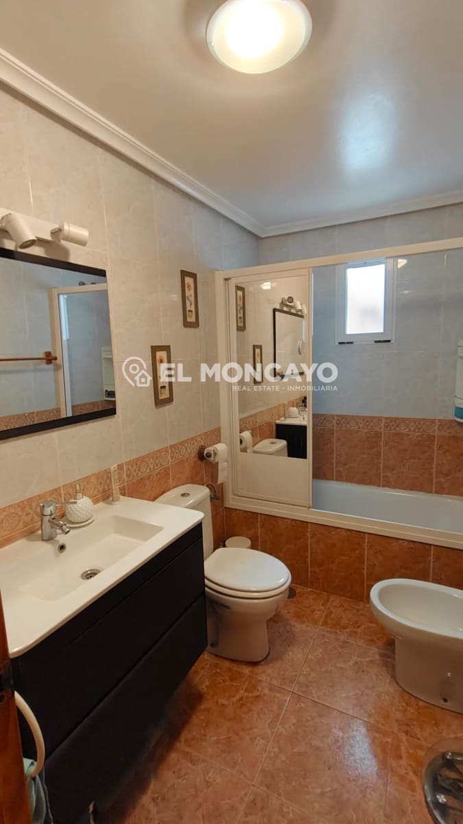 Apartamento de 2 habitaciones en Torrevieja en venta - 145.000 € (Ref: 9770592)
