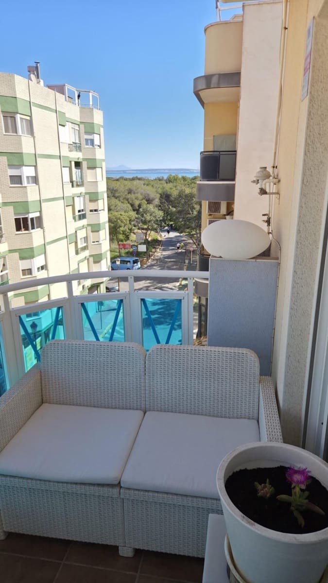 Ático de 4 habitaciones en Guardamar del Segura en venta - 268.000 € (Ref: 9783063)